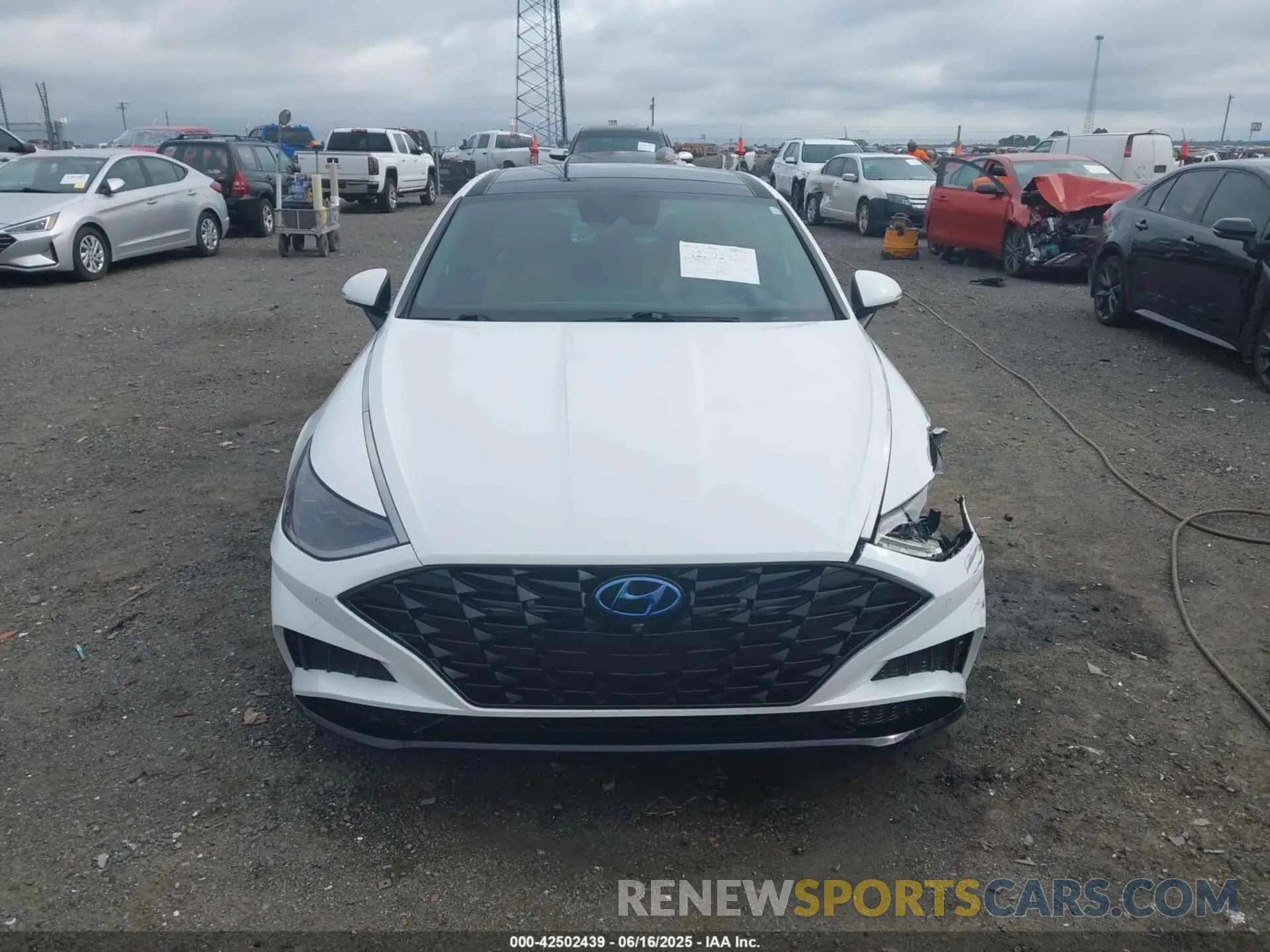 12 Photograph of a damaged car 5NPEH4J25MH074528 HYUNDAI SONATA 2021