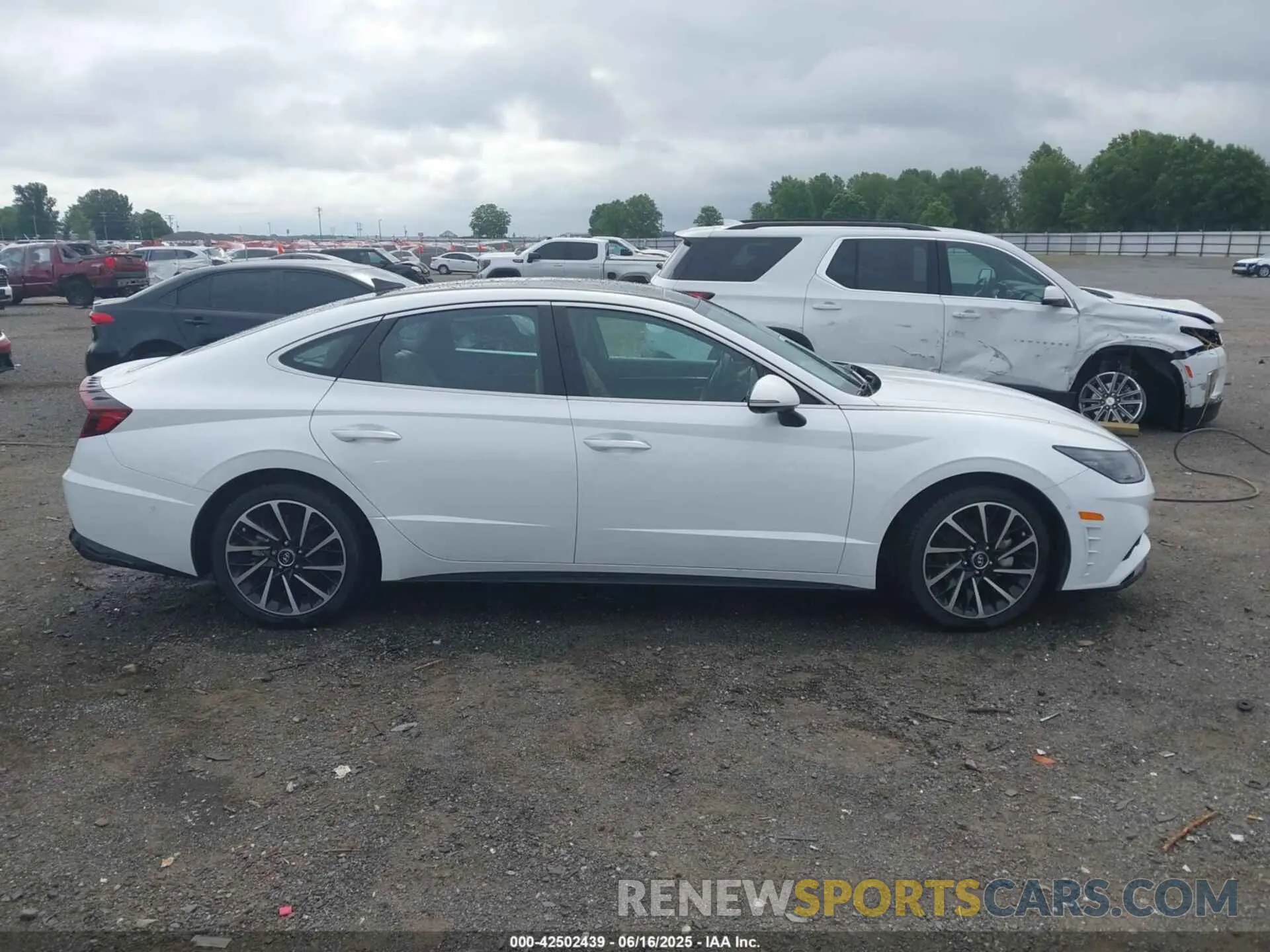 13 Photograph of a damaged car 5NPEH4J25MH074528 HYUNDAI SONATA 2021