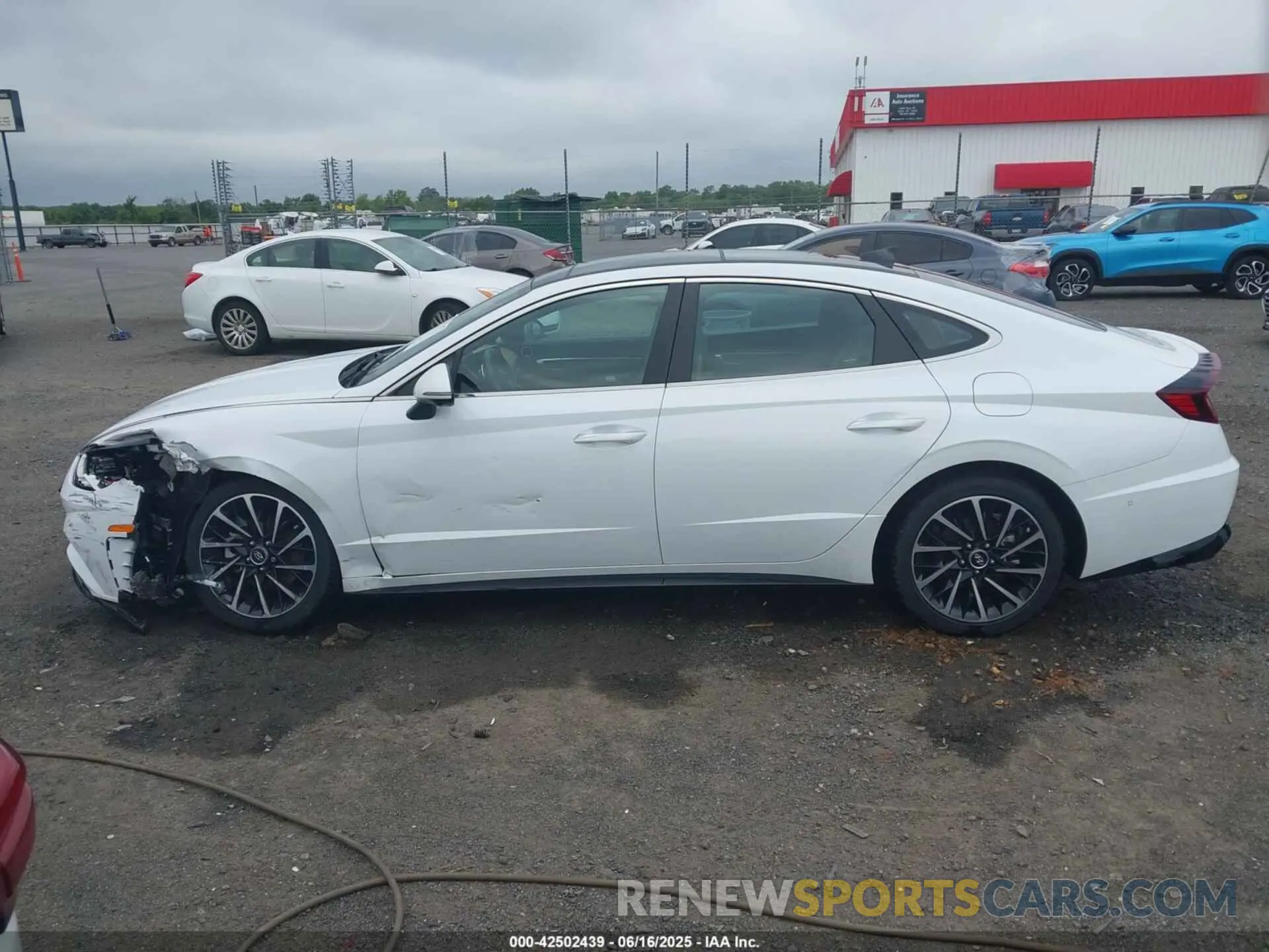 14 Photograph of a damaged car 5NPEH4J25MH074528 HYUNDAI SONATA 2021