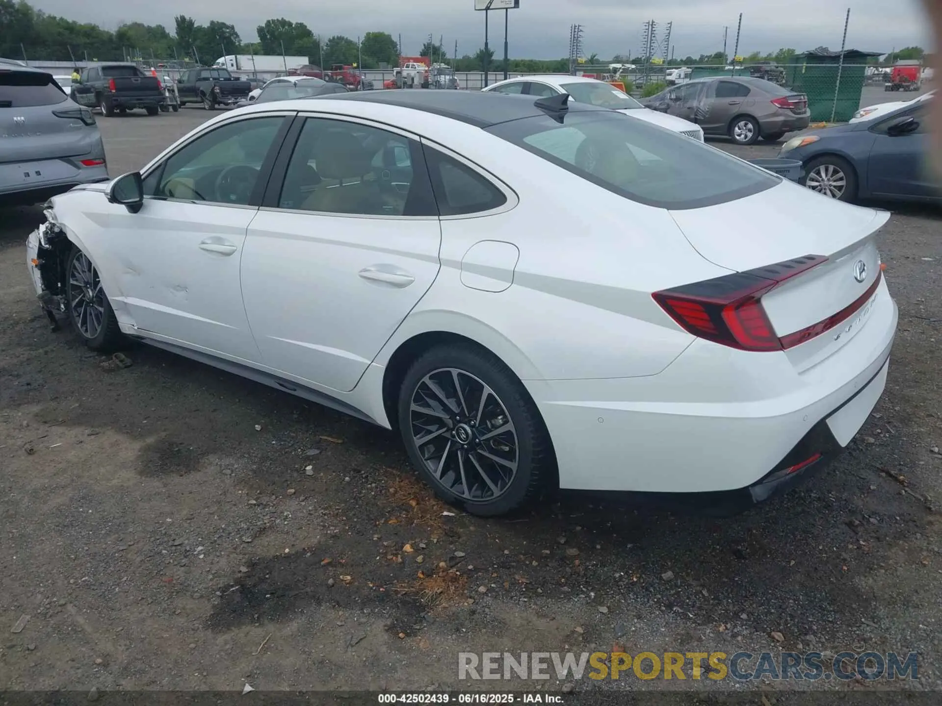 3 Photograph of a damaged car 5NPEH4J25MH074528 HYUNDAI SONATA 2021