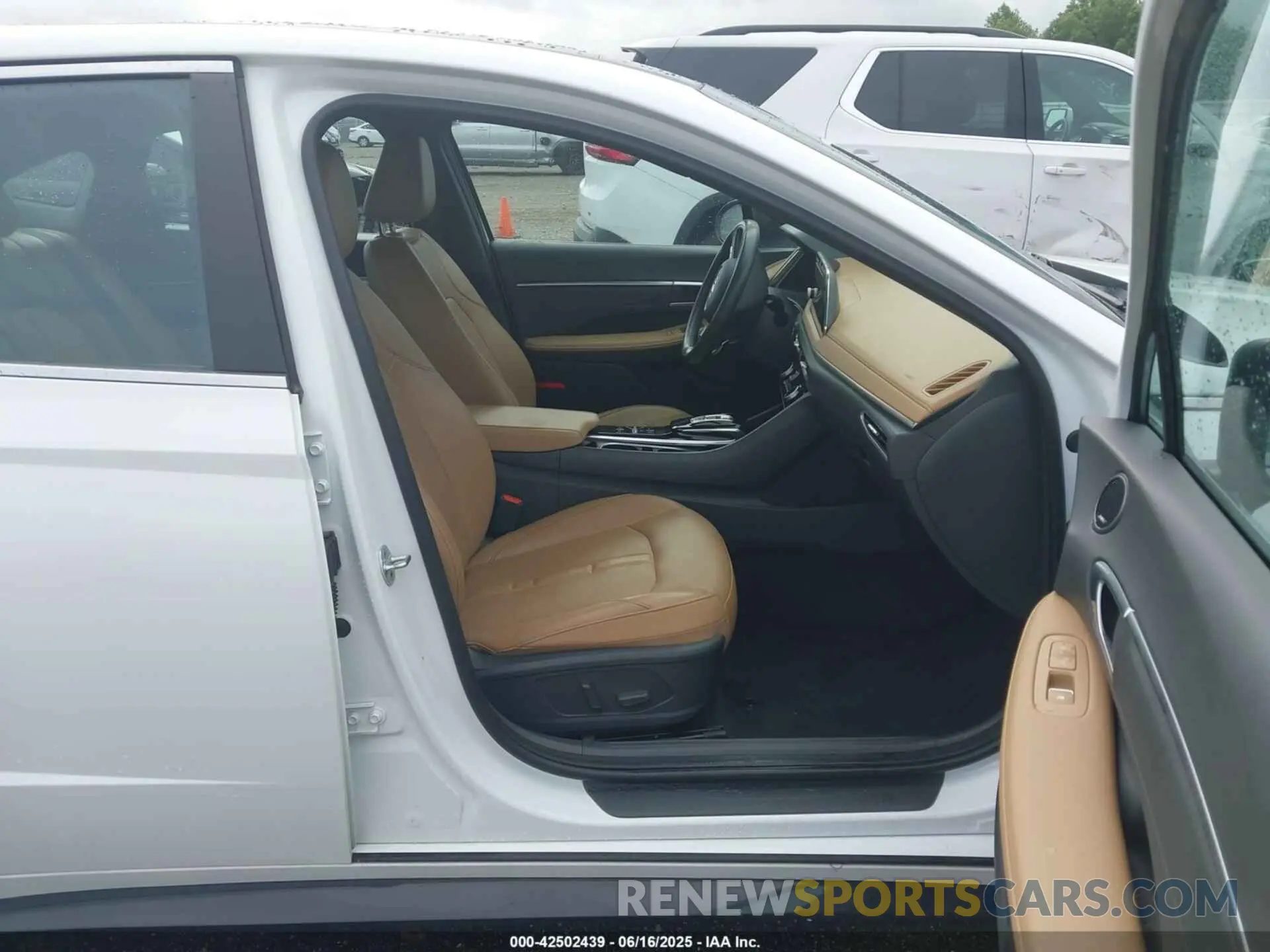 5 Photograph of a damaged car 5NPEH4J25MH074528 HYUNDAI SONATA 2021