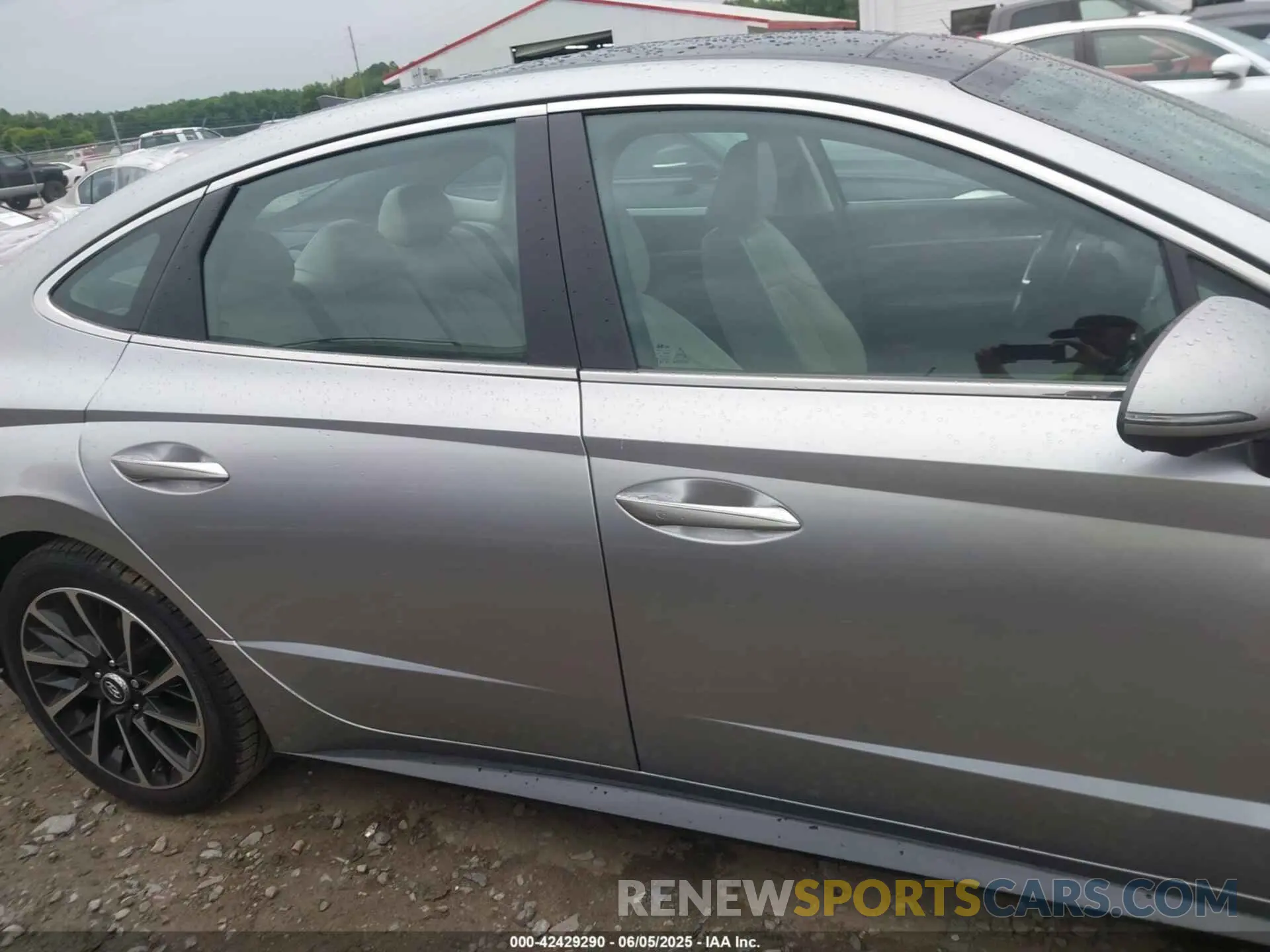 14 Photograph of a damaged car 5NPEH4J26MH092861 HYUNDAI SONATA 2021