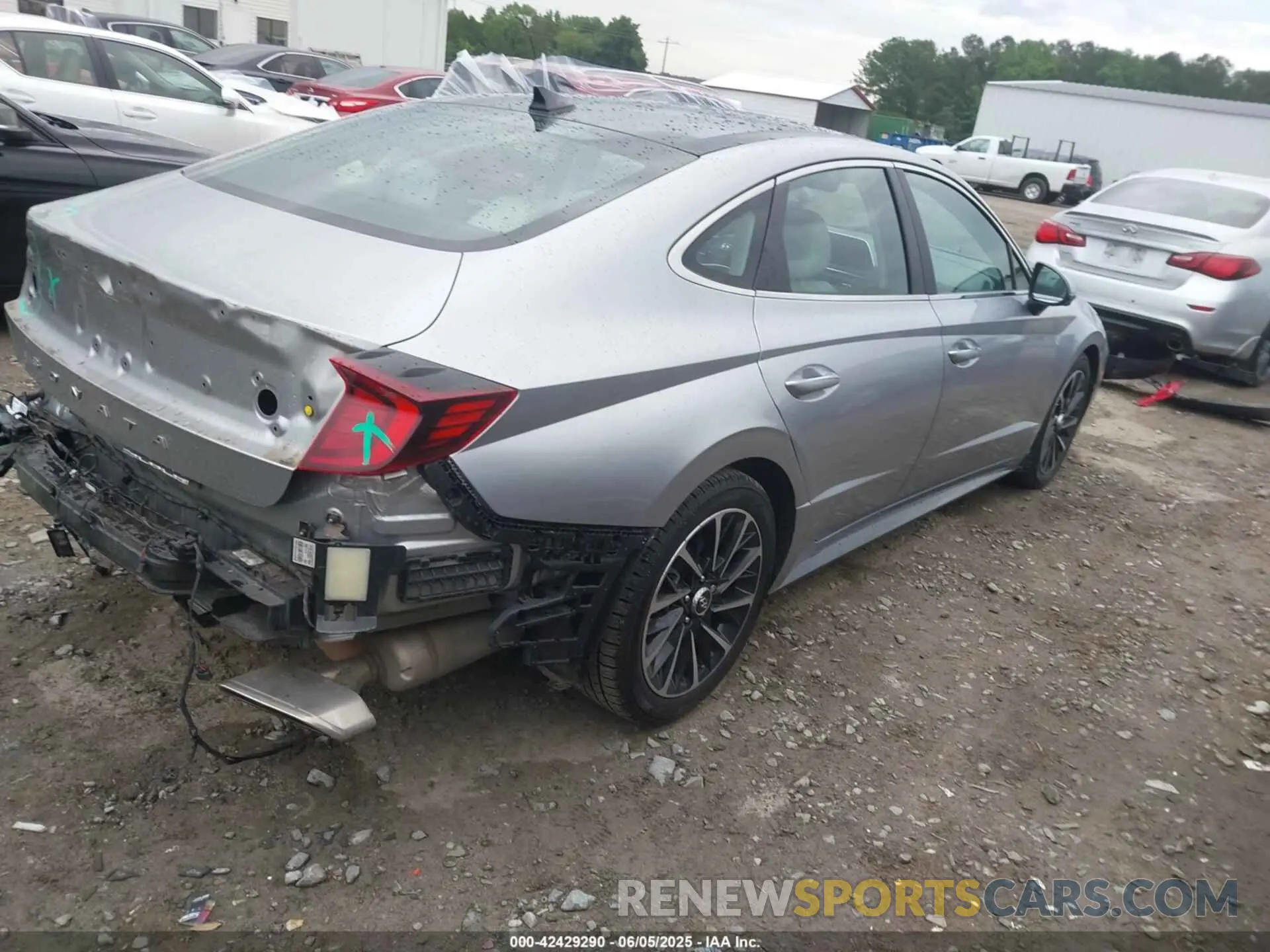 4 Photograph of a damaged car 5NPEH4J26MH092861 HYUNDAI SONATA 2021