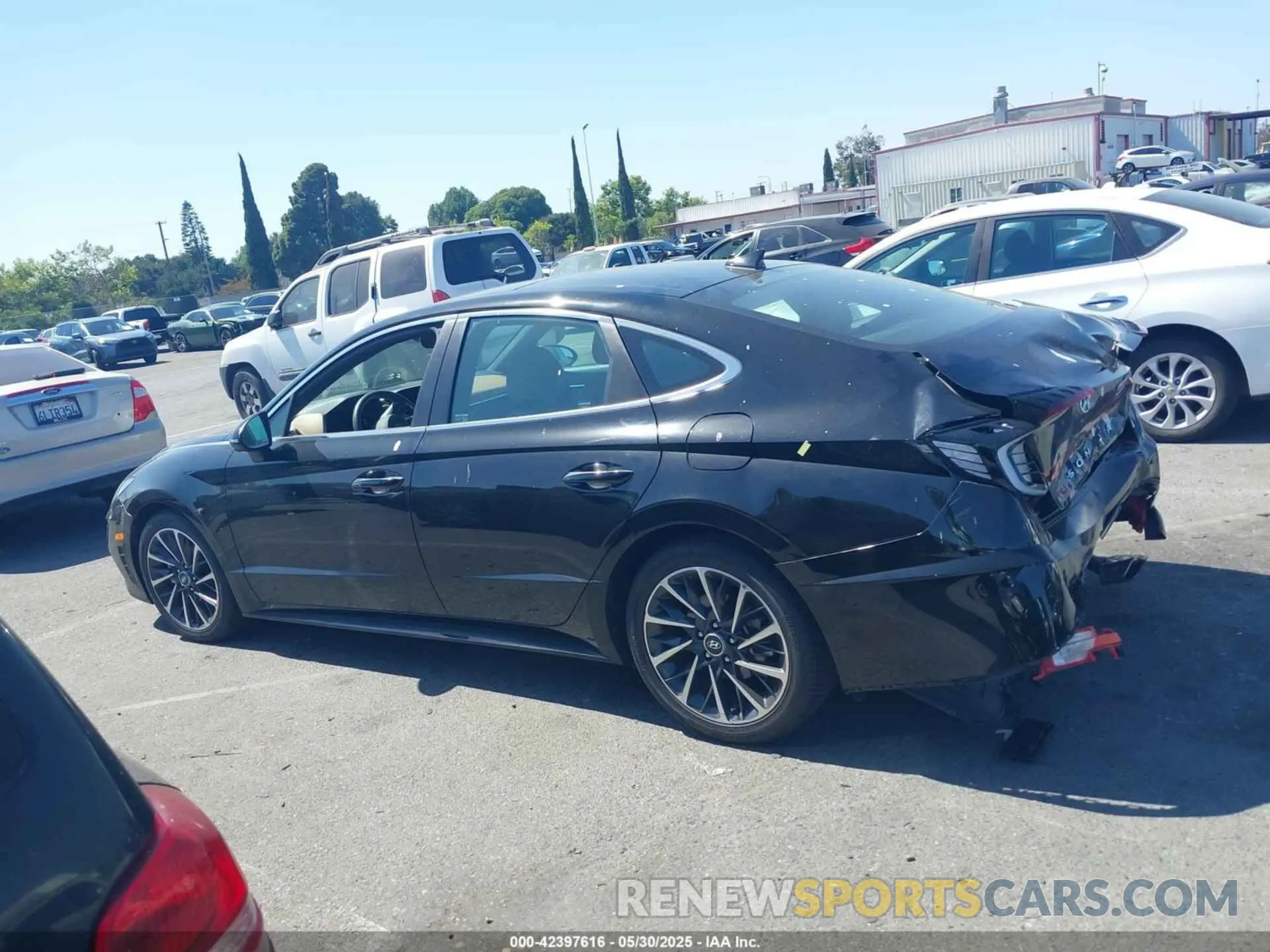 14 Photograph of a damaged car 5NPEH4J26MH122408 HYUNDAI SONATA 2021