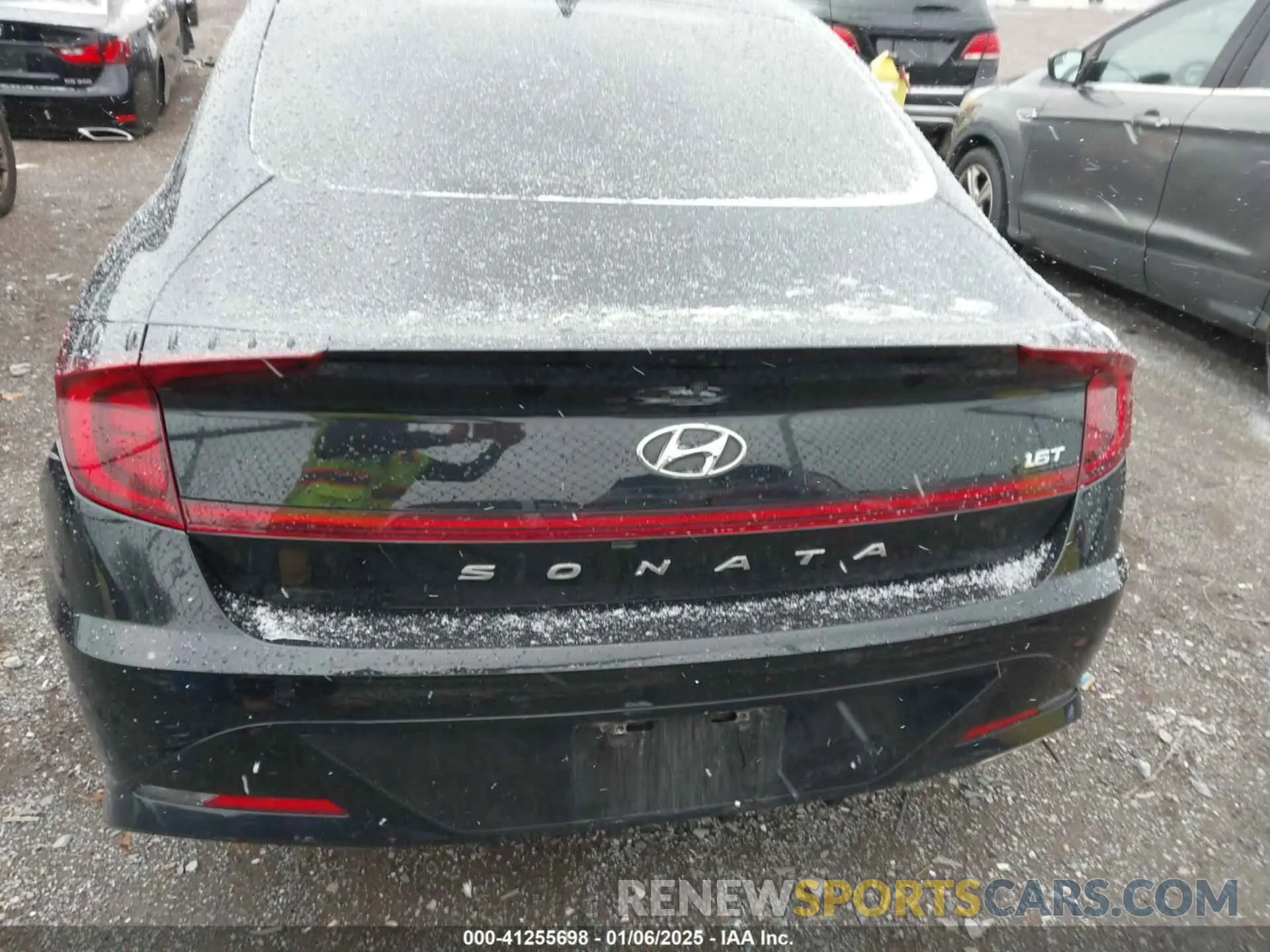 17 Photograph of a damaged car 5NPEJ4J20MH112672 HYUNDAI SONATA 2021