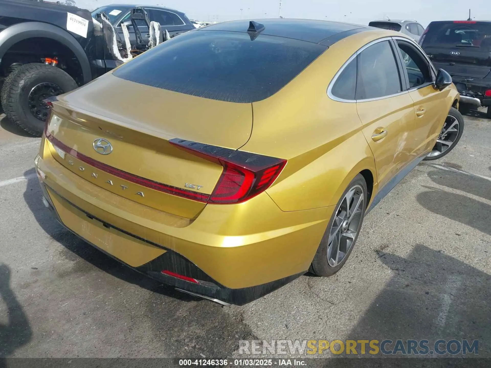 4 Photograph of a damaged car 5NPEJ4J21MH074465 HYUNDAI SONATA 2021