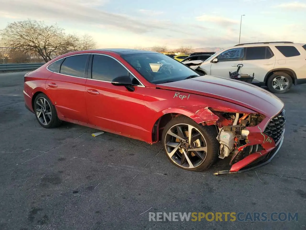 4 Photograph of a damaged car 5NPEJ4J22MH103617 HYUNDAI SONATA 2021