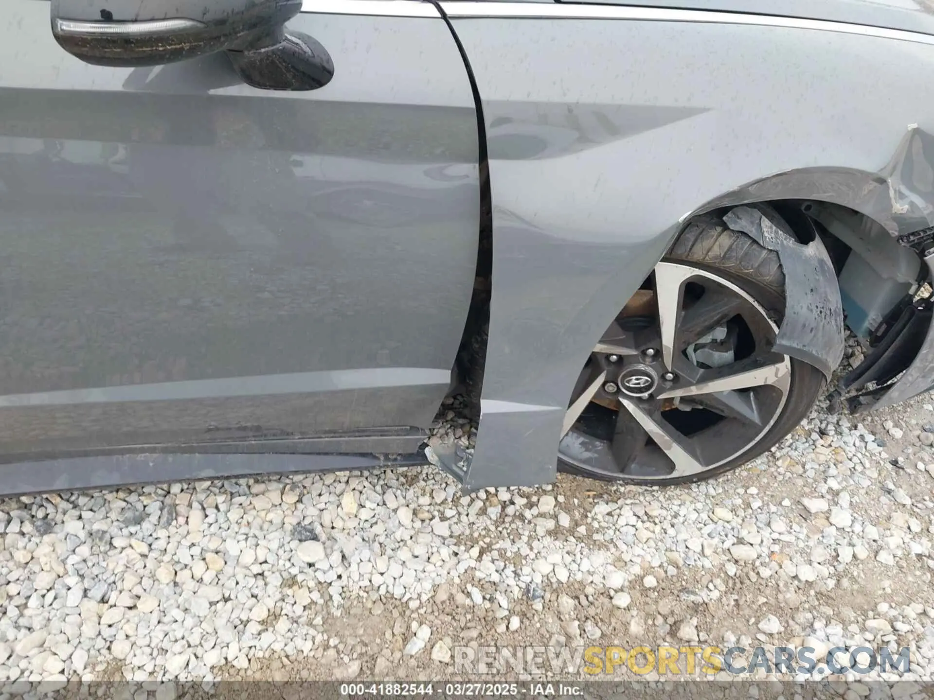 17 Photograph of a damaged car 5NPEJ4J22MH107960 HYUNDAI SONATA 2021