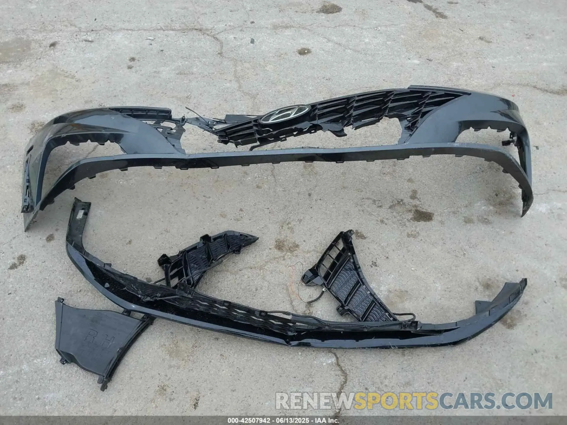 12 Photograph of a damaged car 5NPEJ4J22MH131949 HYUNDAI SONATA 2021