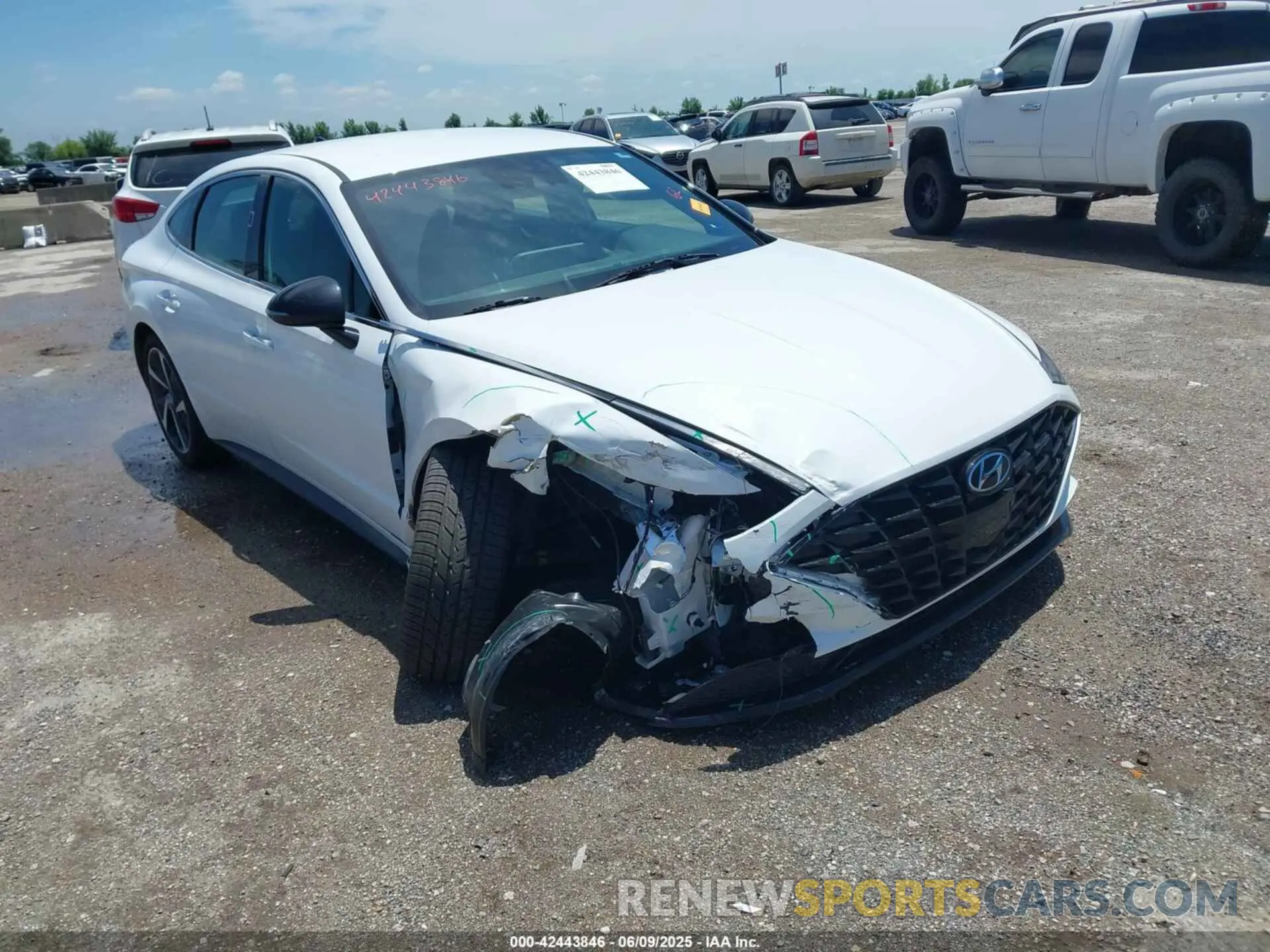 1 Photograph of a damaged car 5NPEJ4J23MH065041 HYUNDAI SONATA 2021