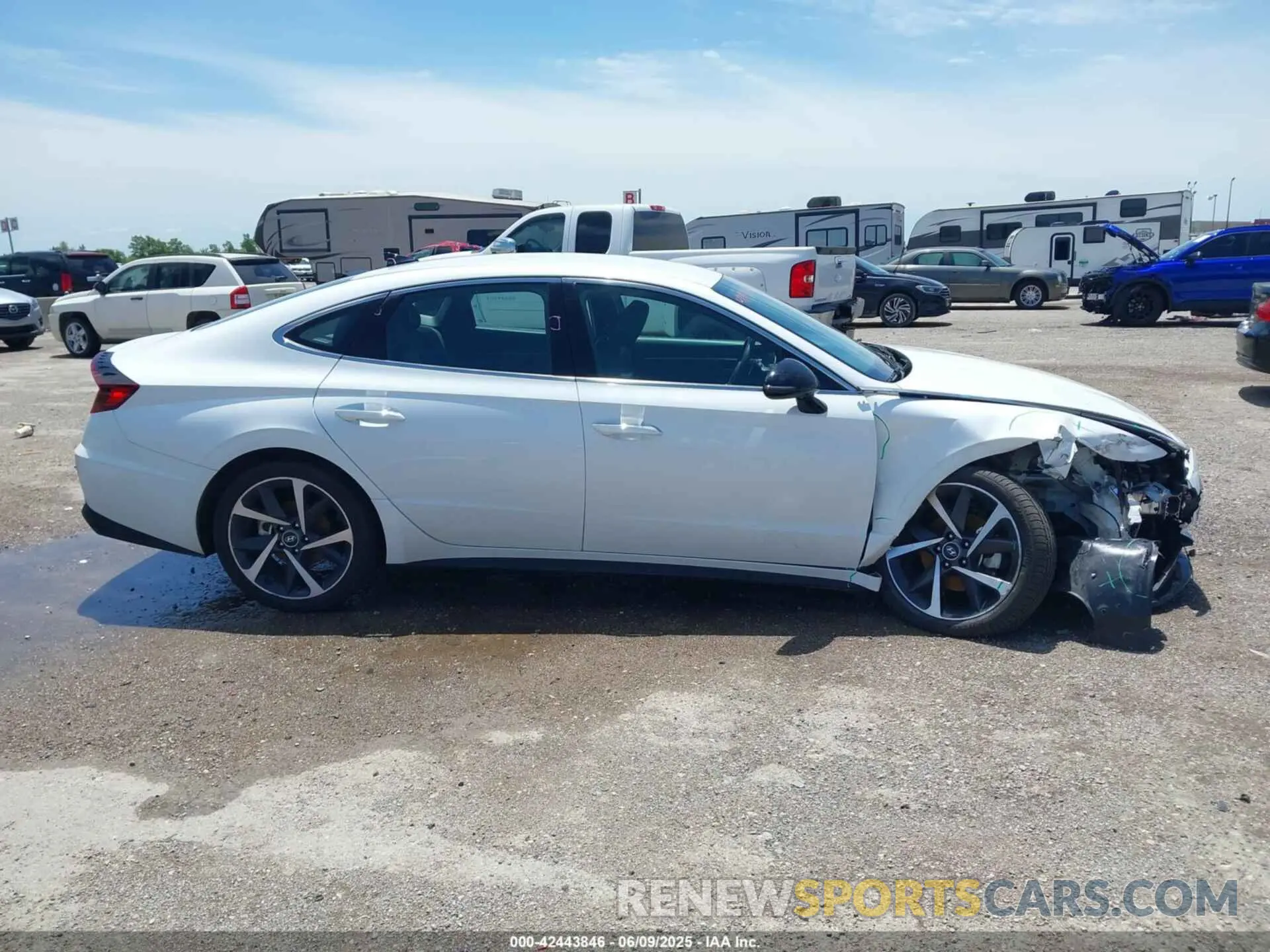 13 Photograph of a damaged car 5NPEJ4J23MH065041 HYUNDAI SONATA 2021
