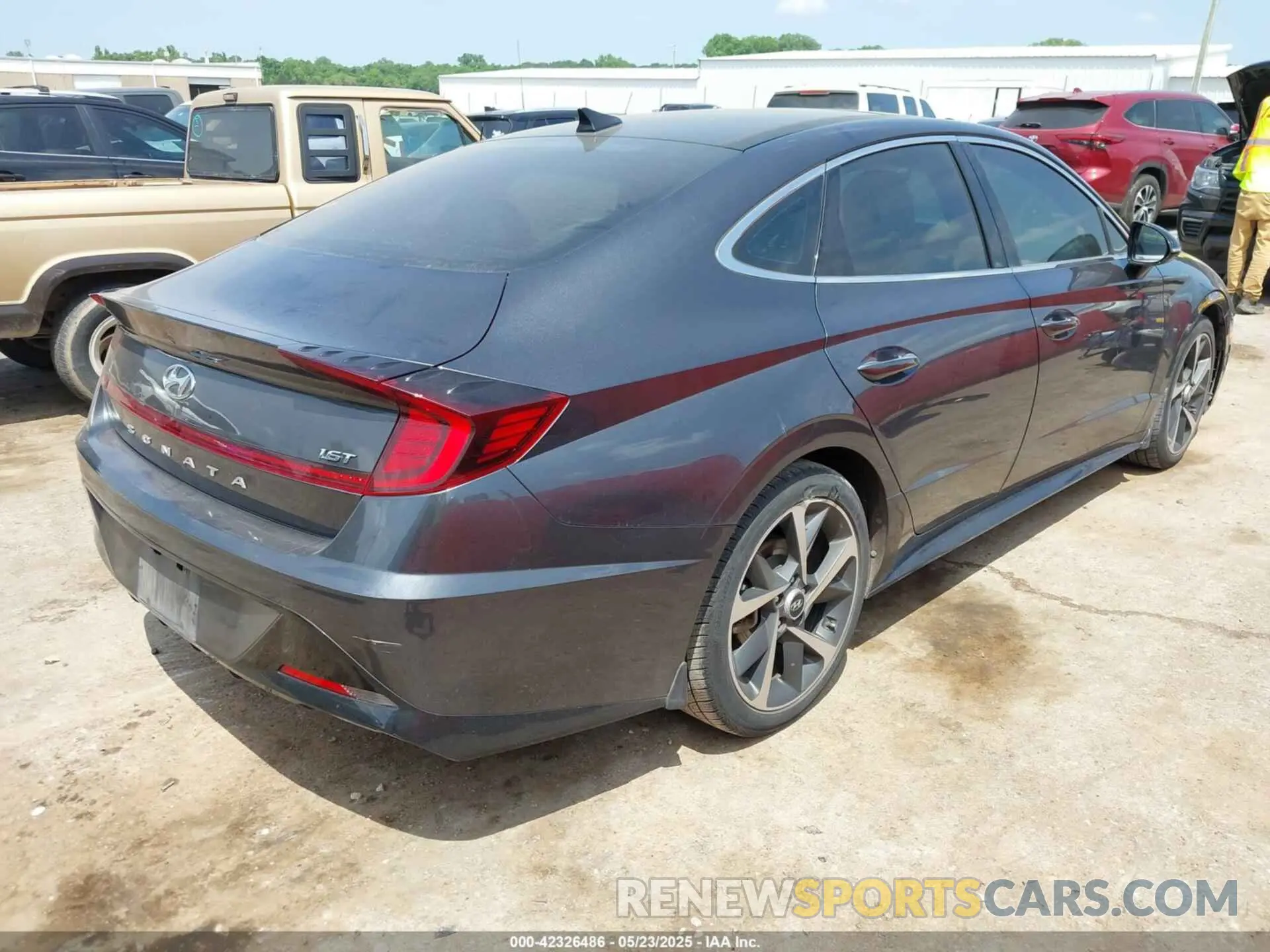 4 Photograph of a damaged car 5NPEJ4J23MH085726 HYUNDAI SONATA 2021