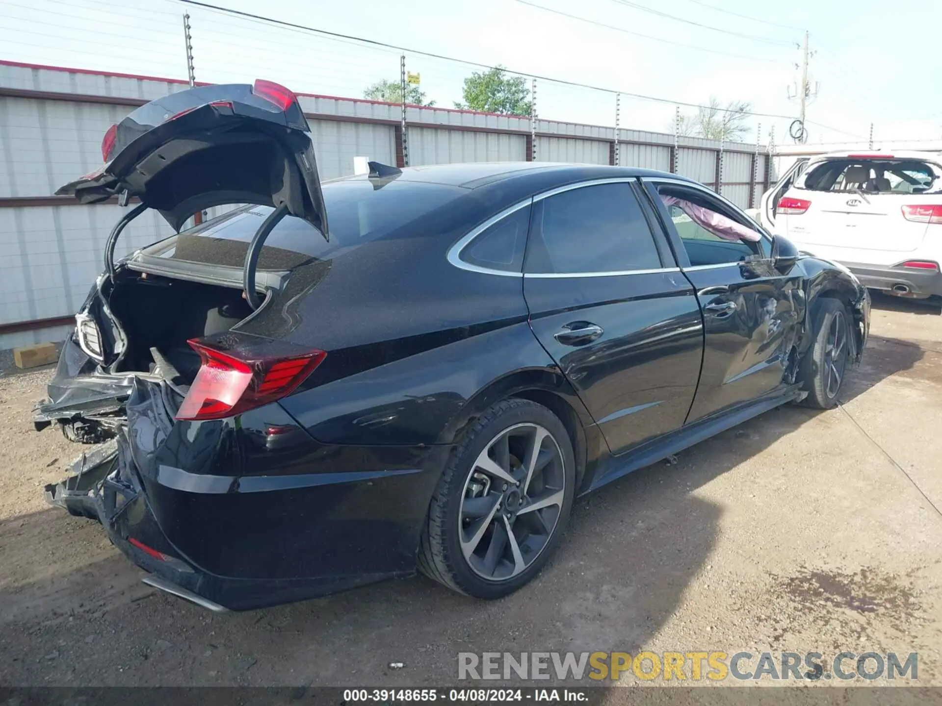 4 Photograph of a damaged car 5NPEJ4J23MH107059 HYUNDAI SONATA 2021