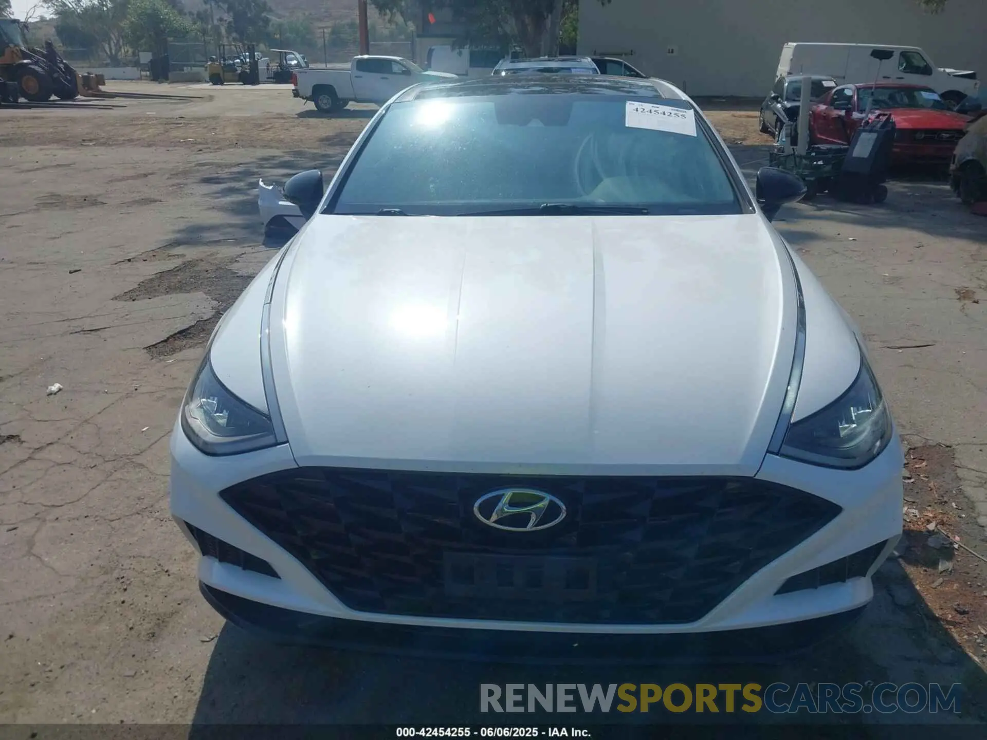 12 Photograph of a damaged car 5NPEJ4J23MH132365 HYUNDAI SONATA 2021