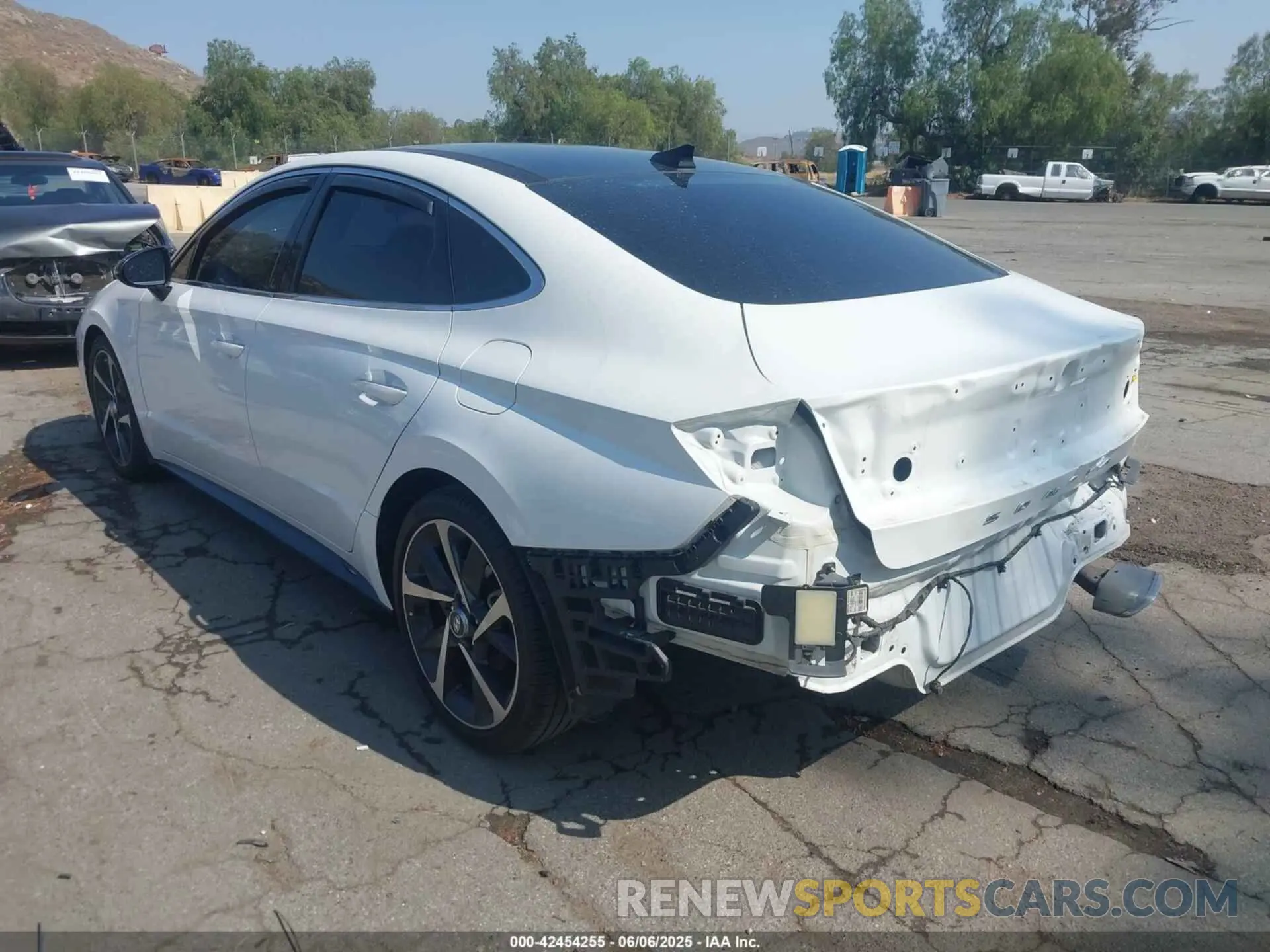 3 Photograph of a damaged car 5NPEJ4J23MH132365 HYUNDAI SONATA 2021