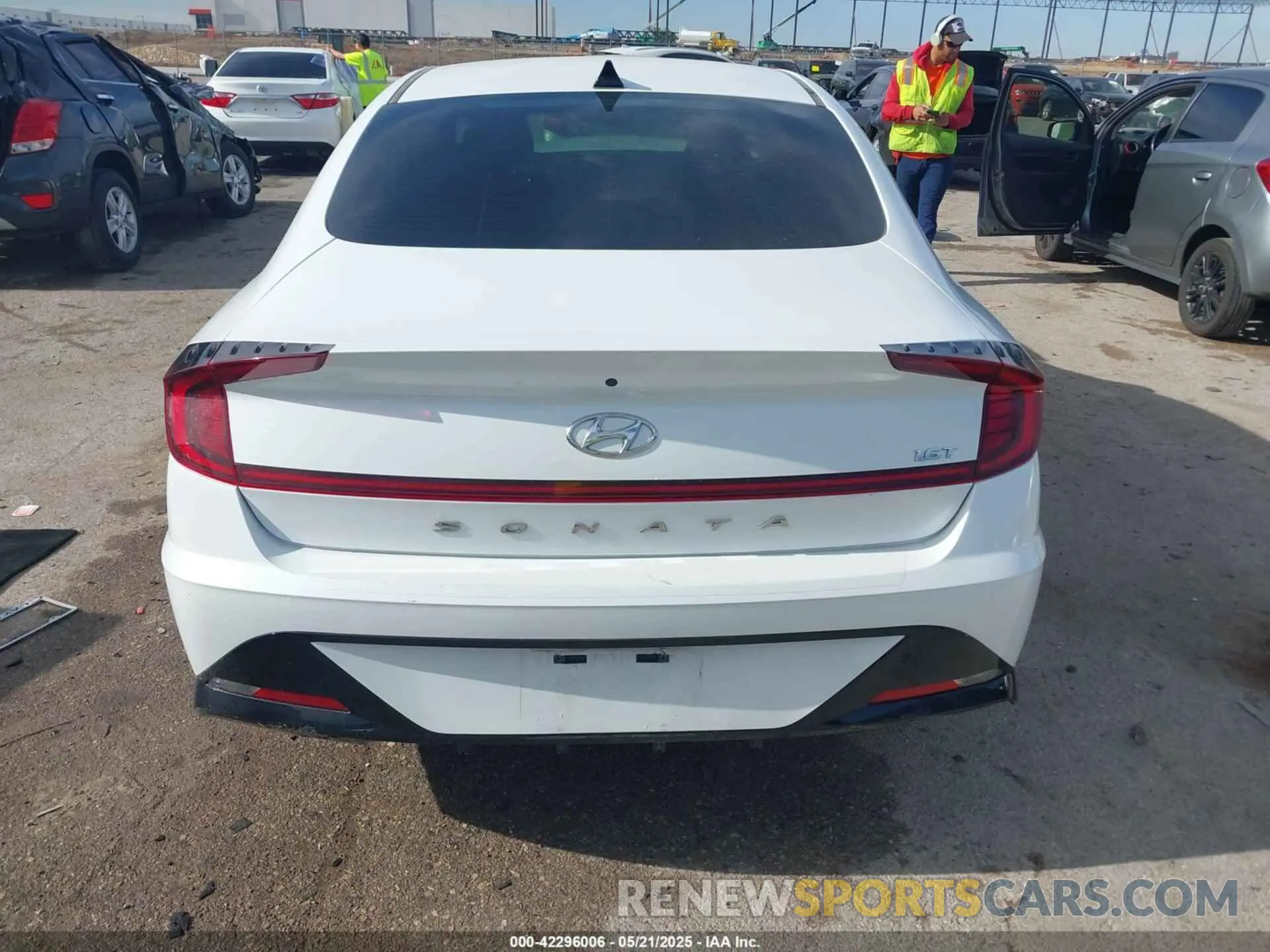 16 Photograph of a damaged car 5NPEJ4J24MH097531 HYUNDAI SONATA 2021