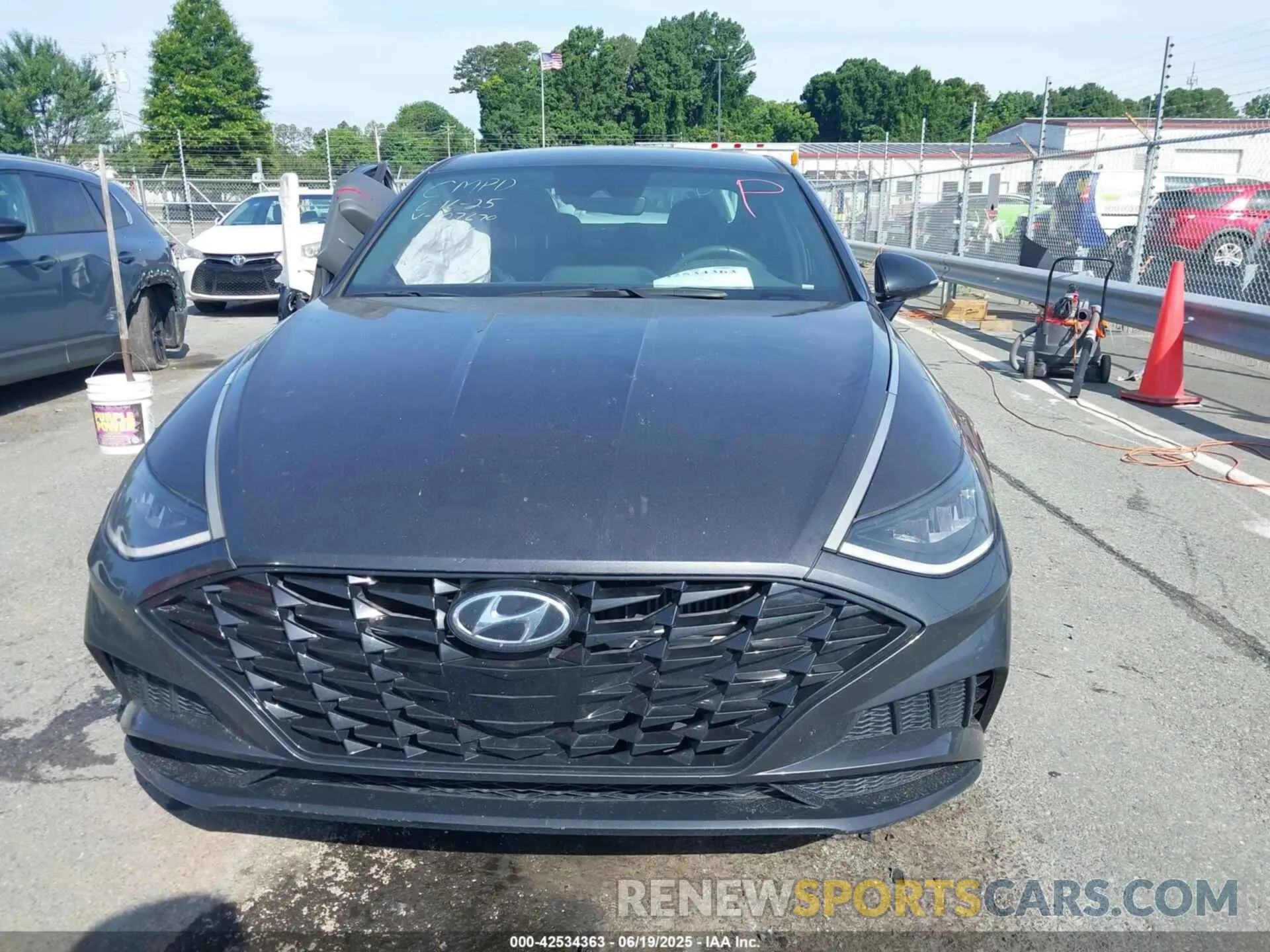 12 Photograph of a damaged car 5NPEJ4J24MH107670 HYUNDAI SONATA 2021