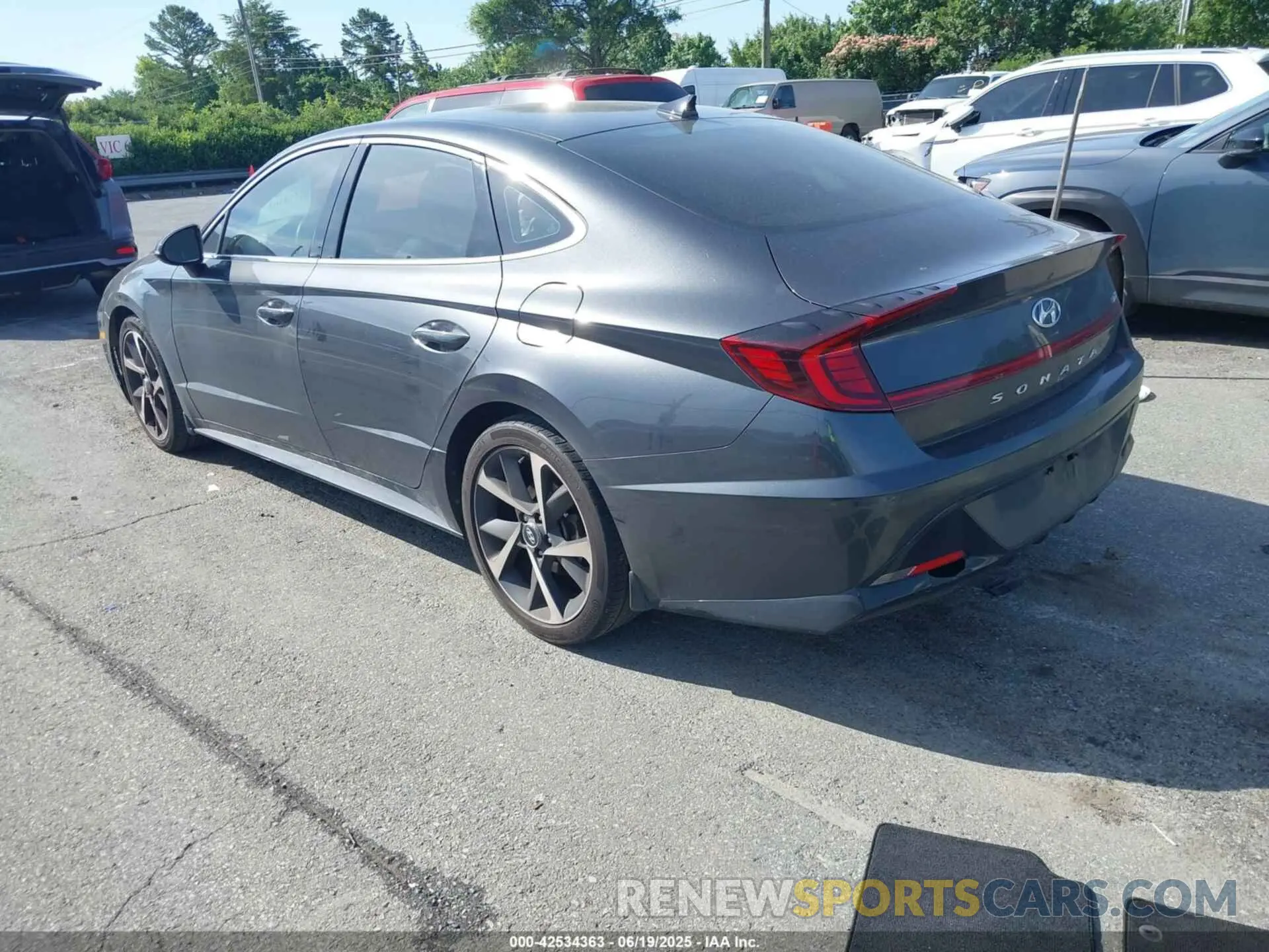 3 Photograph of a damaged car 5NPEJ4J24MH107670 HYUNDAI SONATA 2021