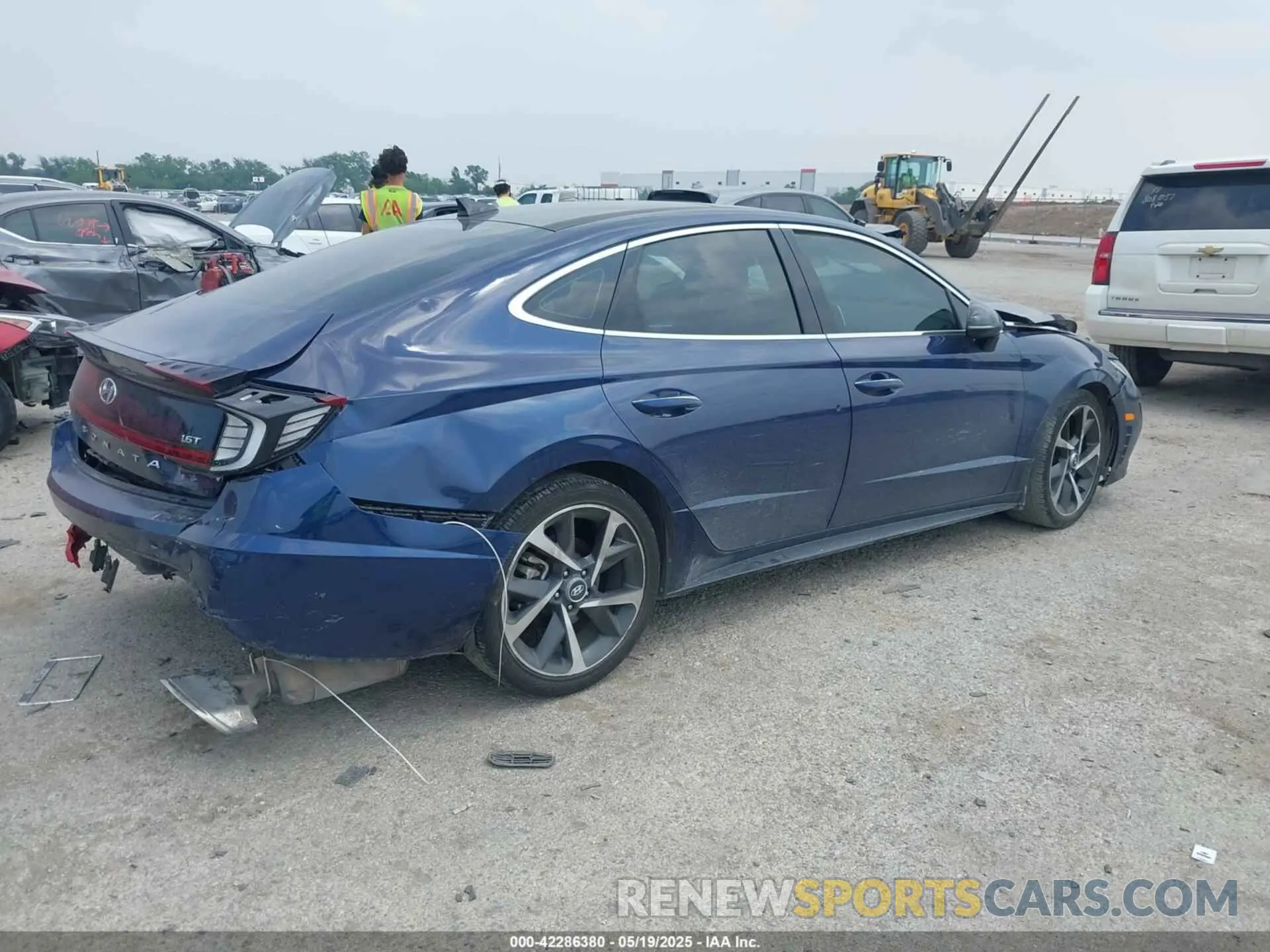 4 Photograph of a damaged car 5NPEJ4J25MH116457 HYUNDAI SONATA 2021