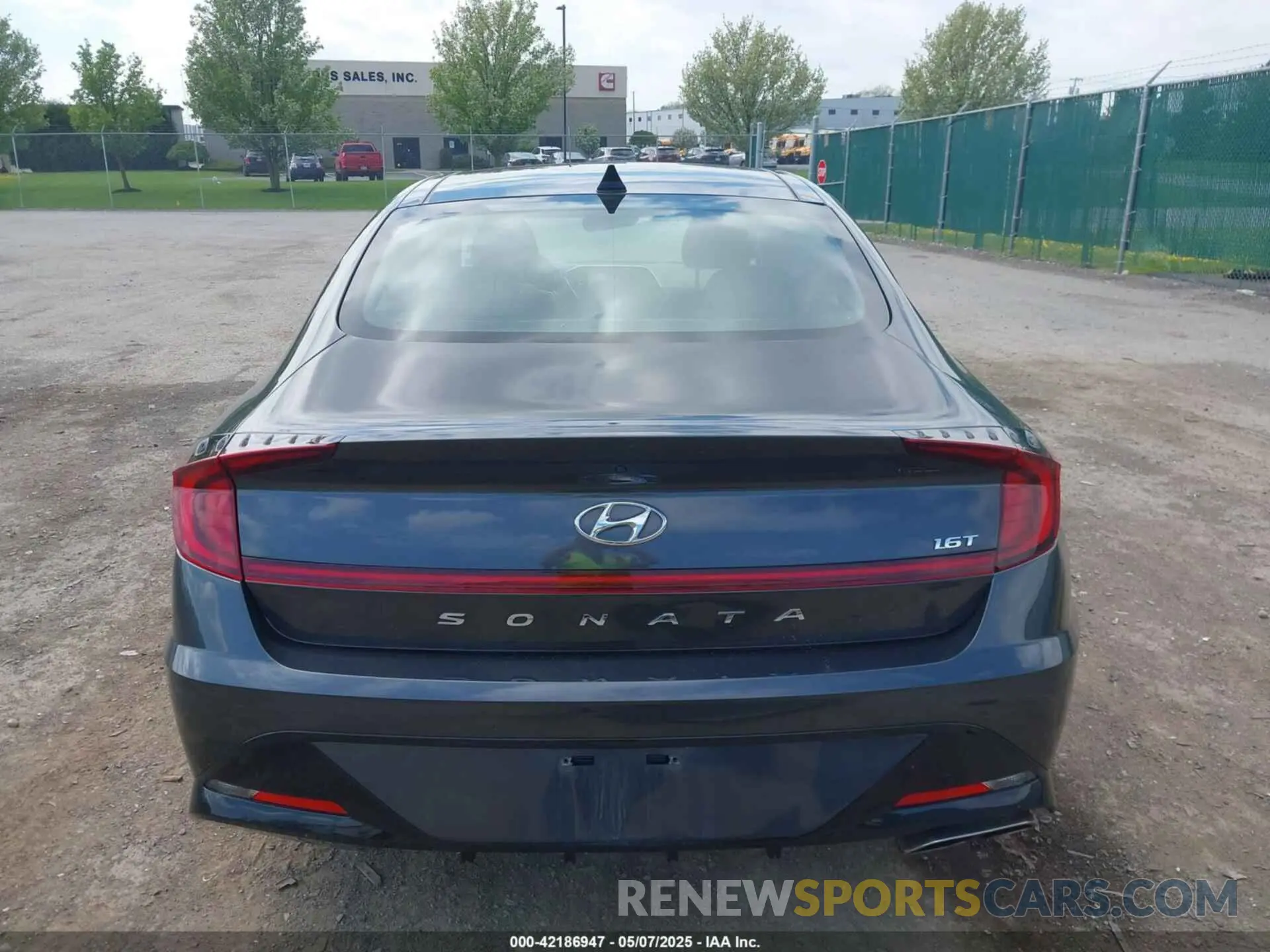 16 Photograph of a damaged car 5NPEJ4J27MH132434 HYUNDAI SONATA 2021