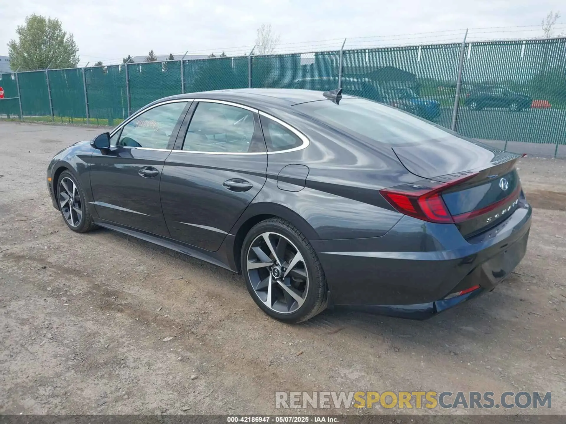 3 Photograph of a damaged car 5NPEJ4J27MH132434 HYUNDAI SONATA 2021