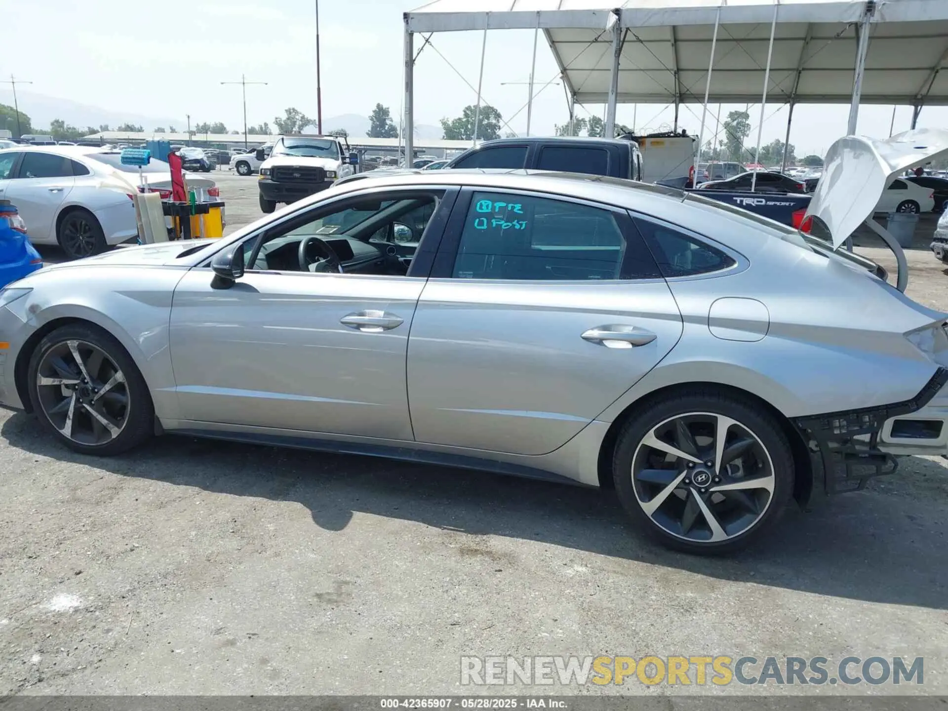 15 Photograph of a damaged car 5NPEJ4J2XMH132833 HYUNDAI SONATA 2021