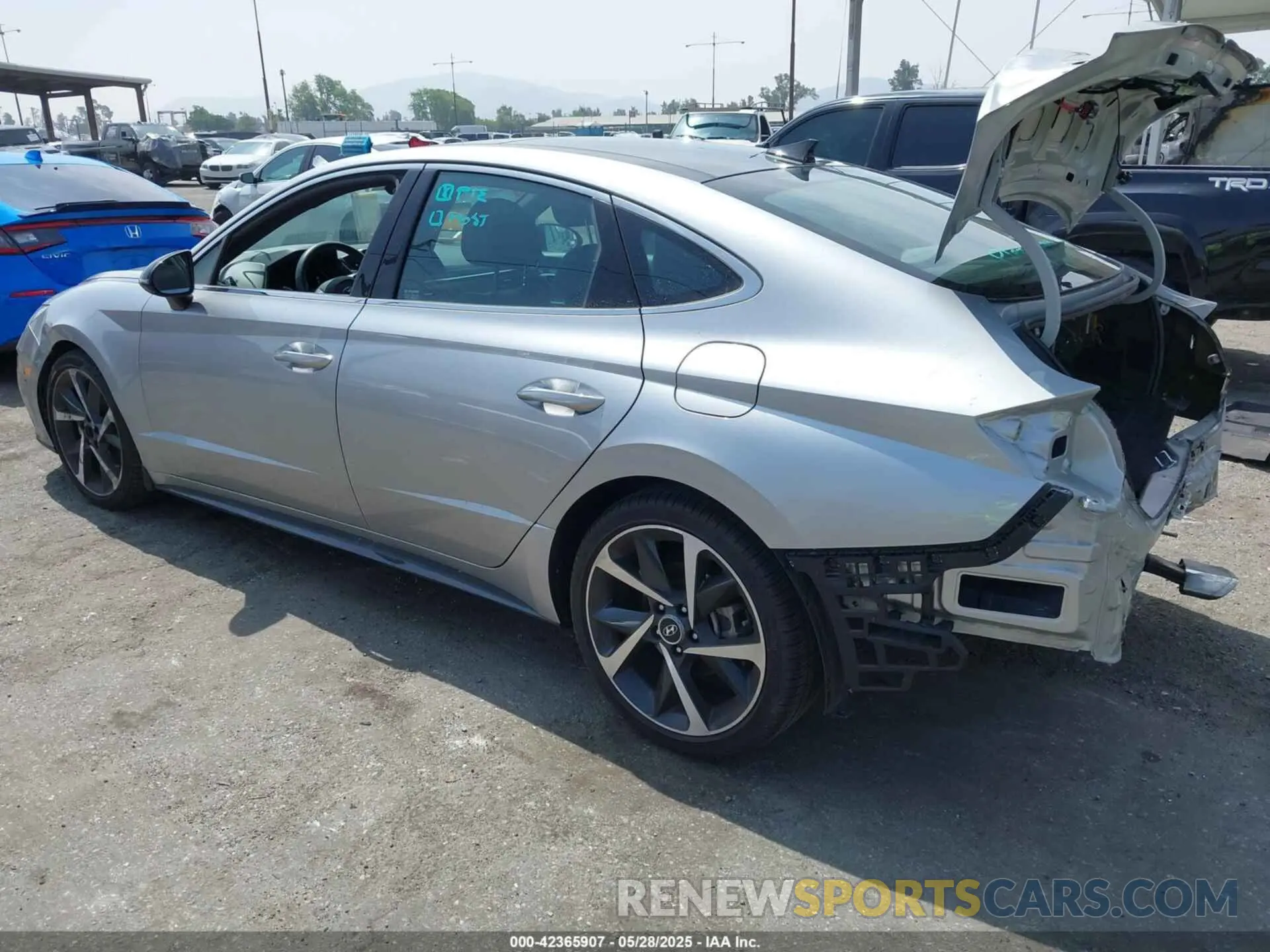 3 Photograph of a damaged car 5NPEJ4J2XMH132833 HYUNDAI SONATA 2021