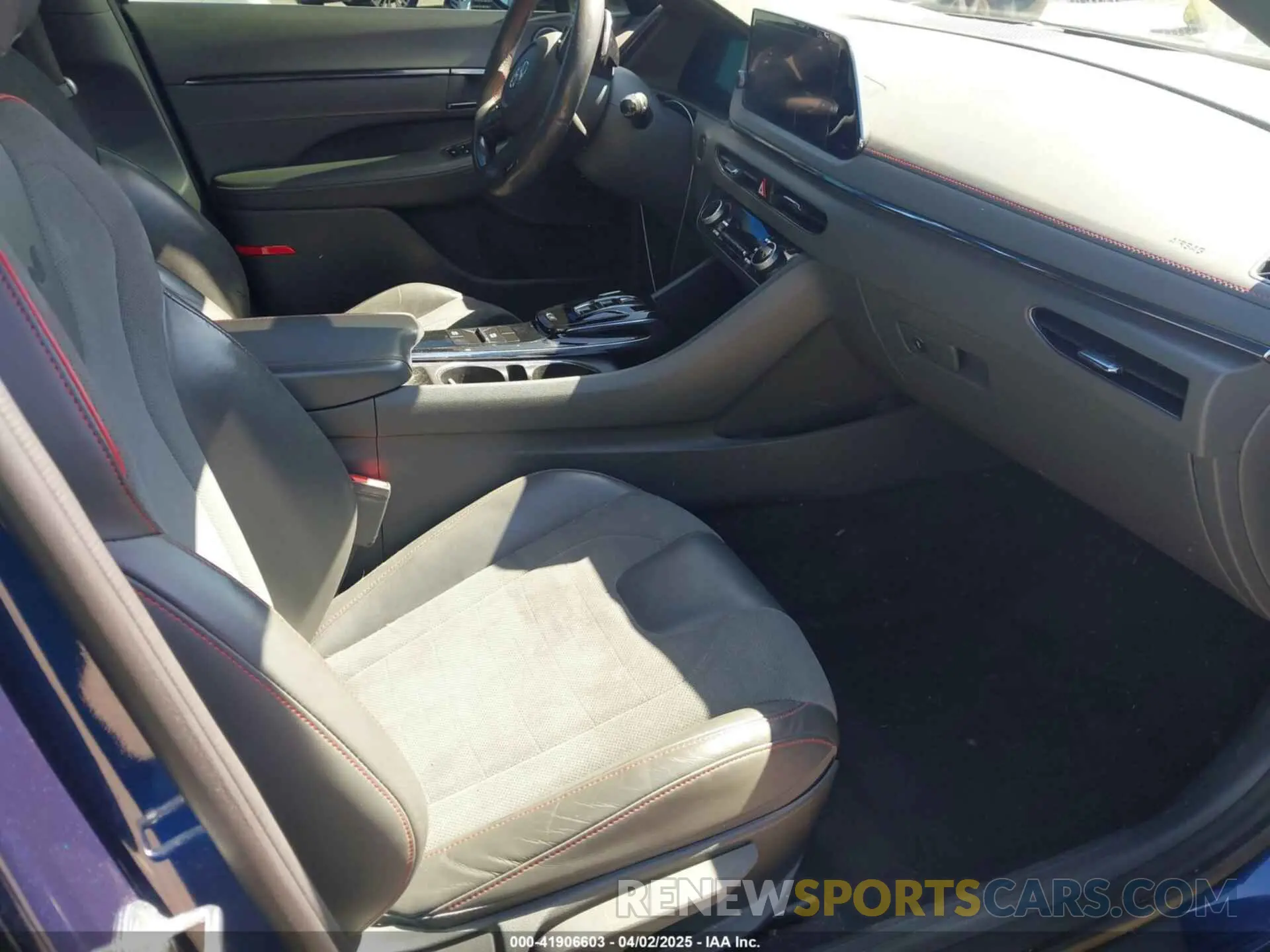 5 Photograph of a damaged car 5NPEK4JC2MH123646 HYUNDAI SONATA 2021