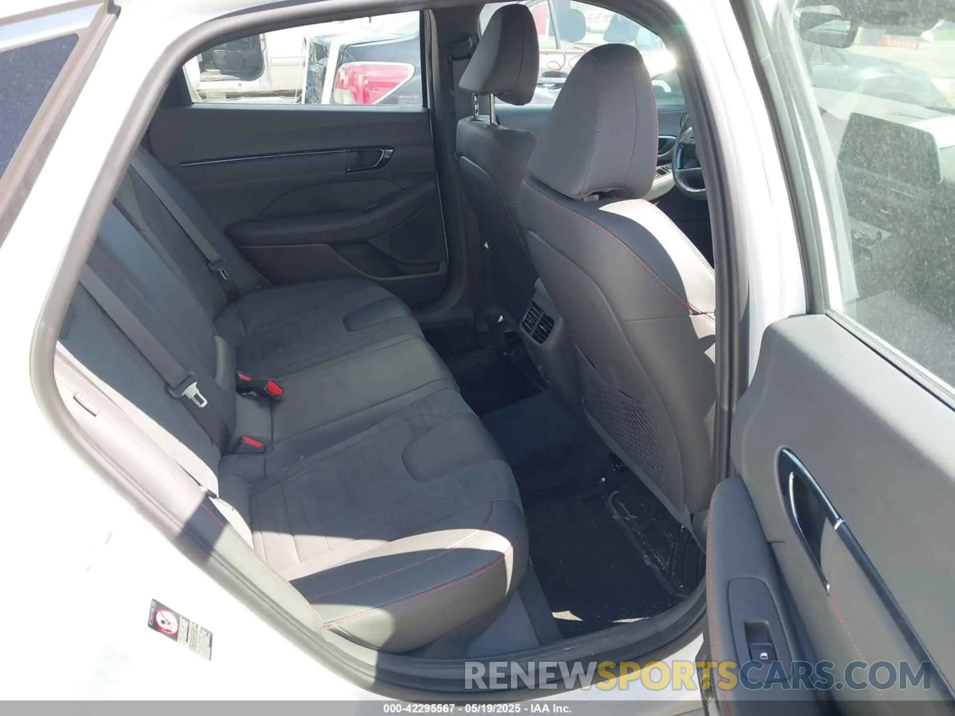 8 Photograph of a damaged car 5NPEK4JC6MH128865 HYUNDAI SONATA 2021