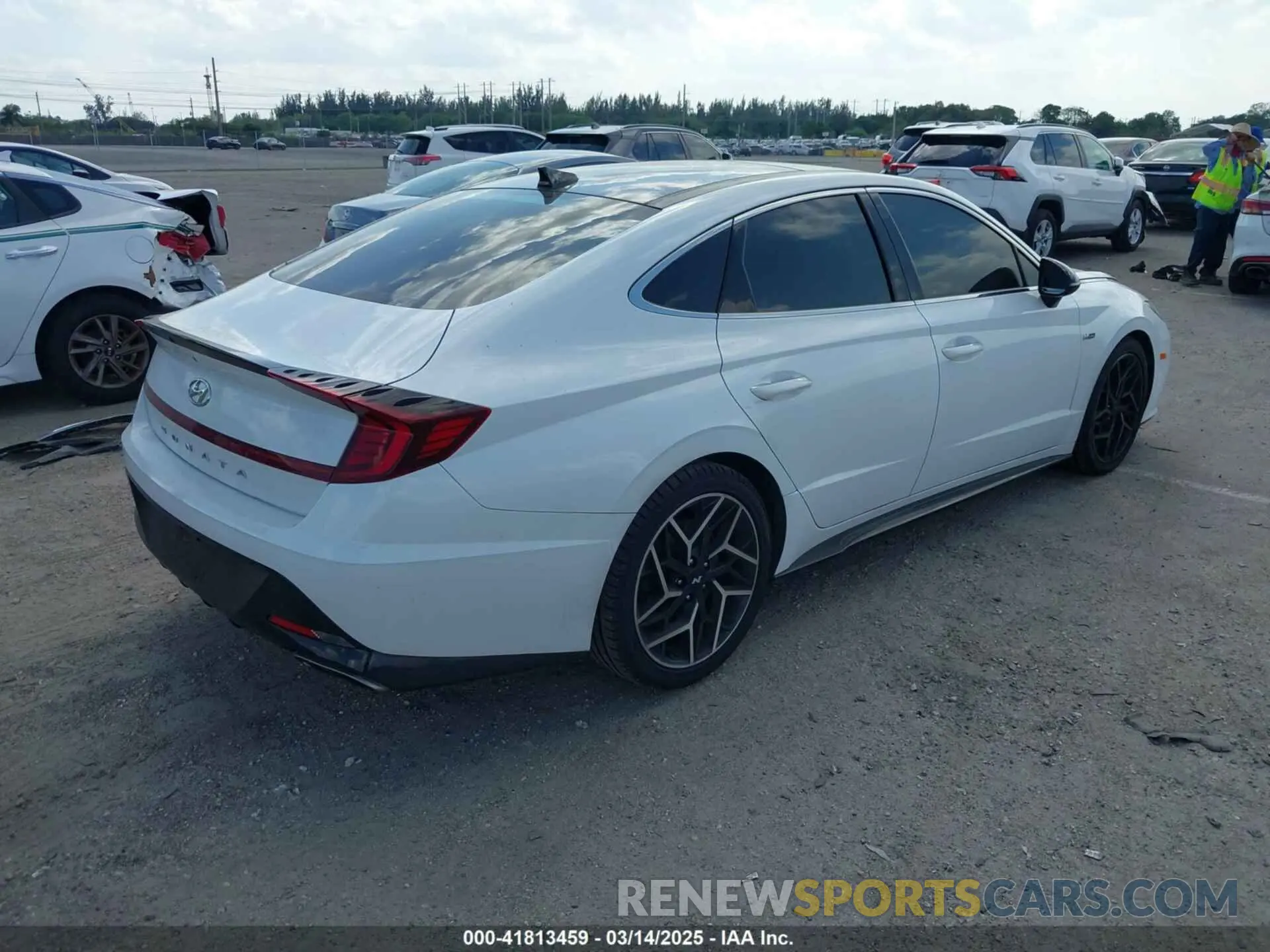 4 Photograph of a damaged car 5NPEK4JC7MH125036 HYUNDAI SONATA 2021