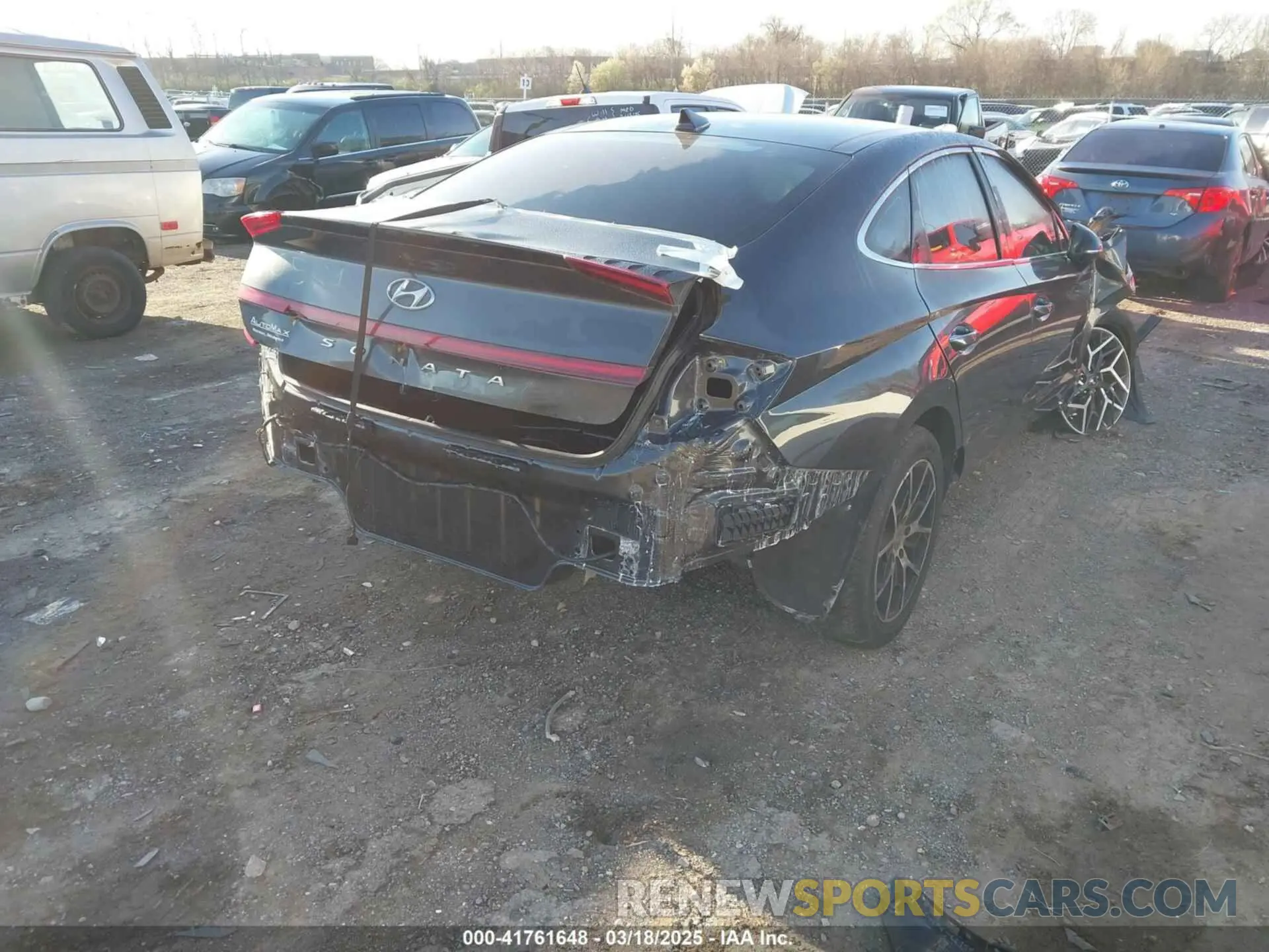 4 Photograph of a damaged car 5NPEK4JC8MH130584 HYUNDAI SONATA 2021
