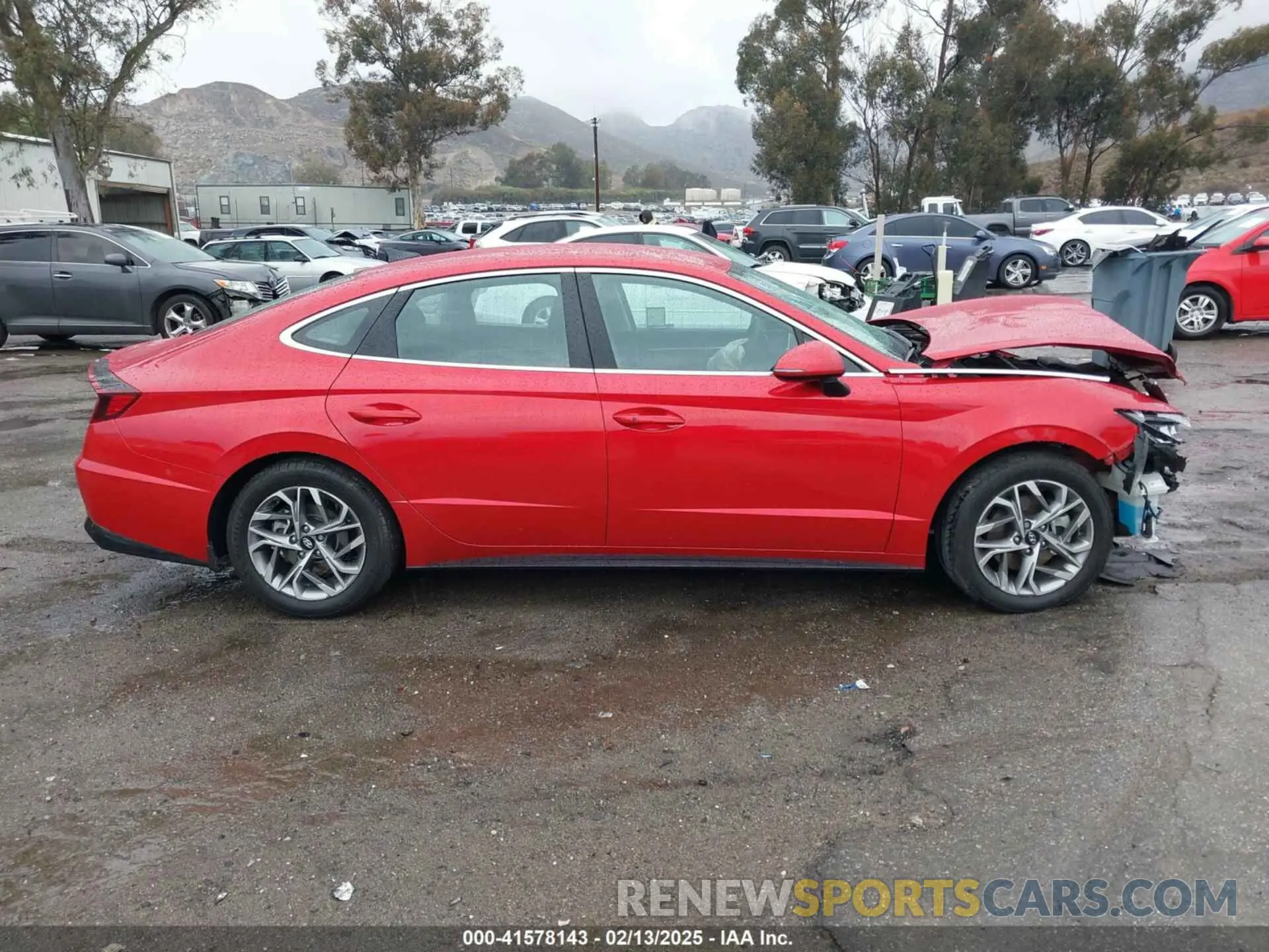 13 Photograph of a damaged car 5NPEL4JA0MH082414 HYUNDAI SONATA 2021