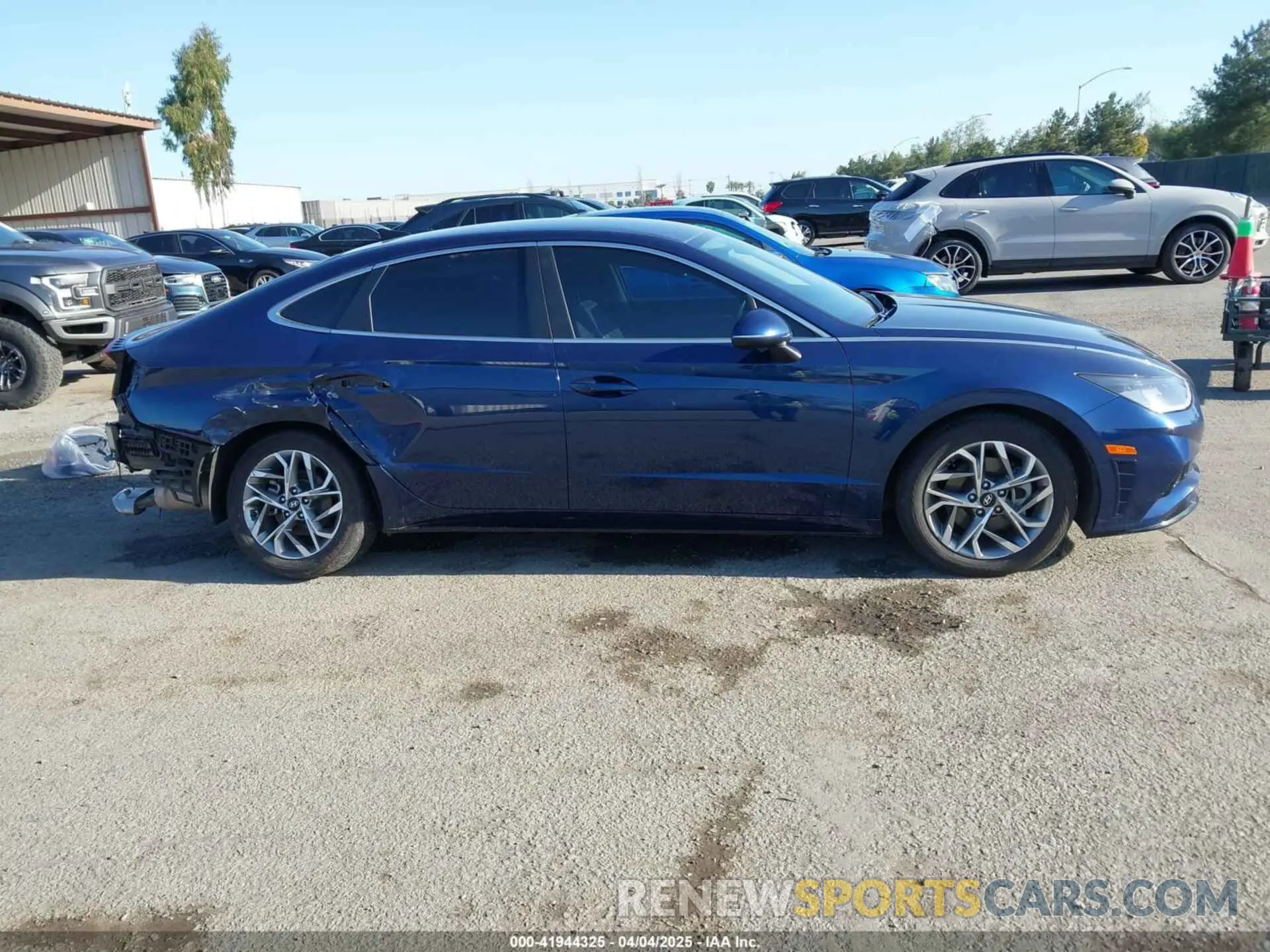 14 Photograph of a damaged car 5NPEL4JA0MH085023 HYUNDAI SONATA 2021
