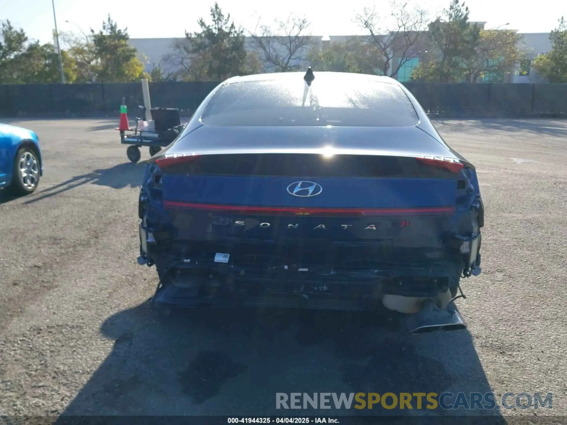 17 Photograph of a damaged car 5NPEL4JA0MH085023 HYUNDAI SONATA 2021