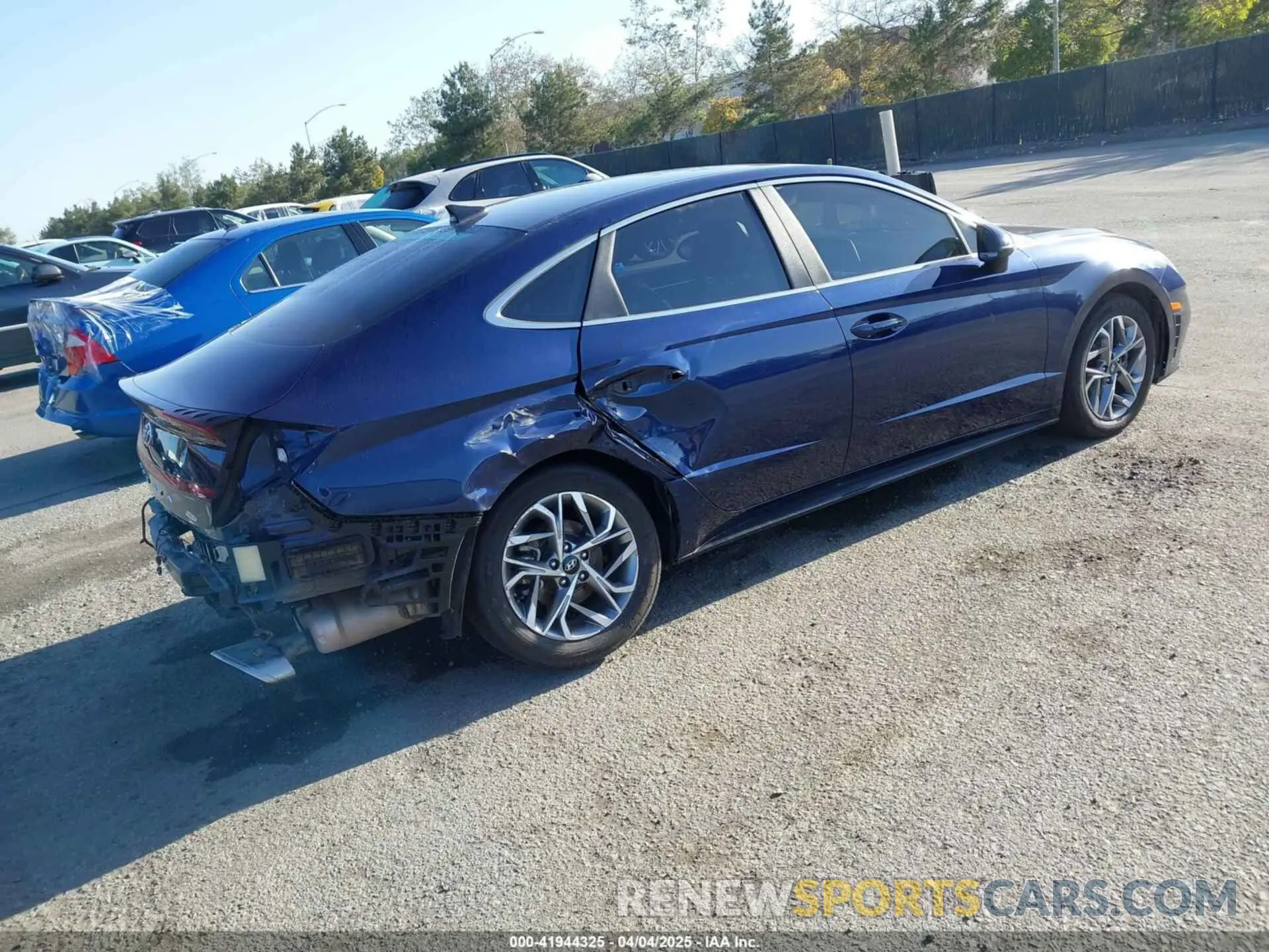 4 Photograph of a damaged car 5NPEL4JA0MH085023 HYUNDAI SONATA 2021