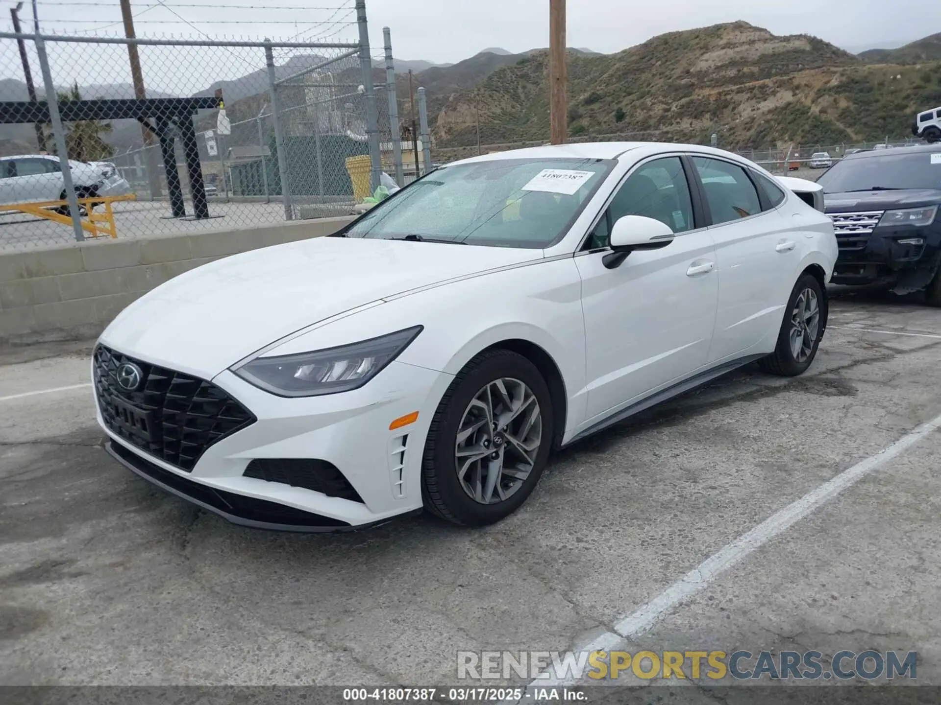 2 Photograph of a damaged car 5NPEL4JA1MH071406 HYUNDAI SONATA 2021