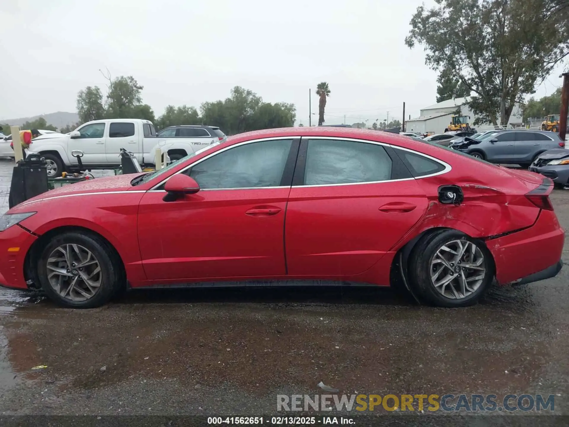 13 Photograph of a damaged car 5NPEL4JA2MH079627 HYUNDAI SONATA 2021