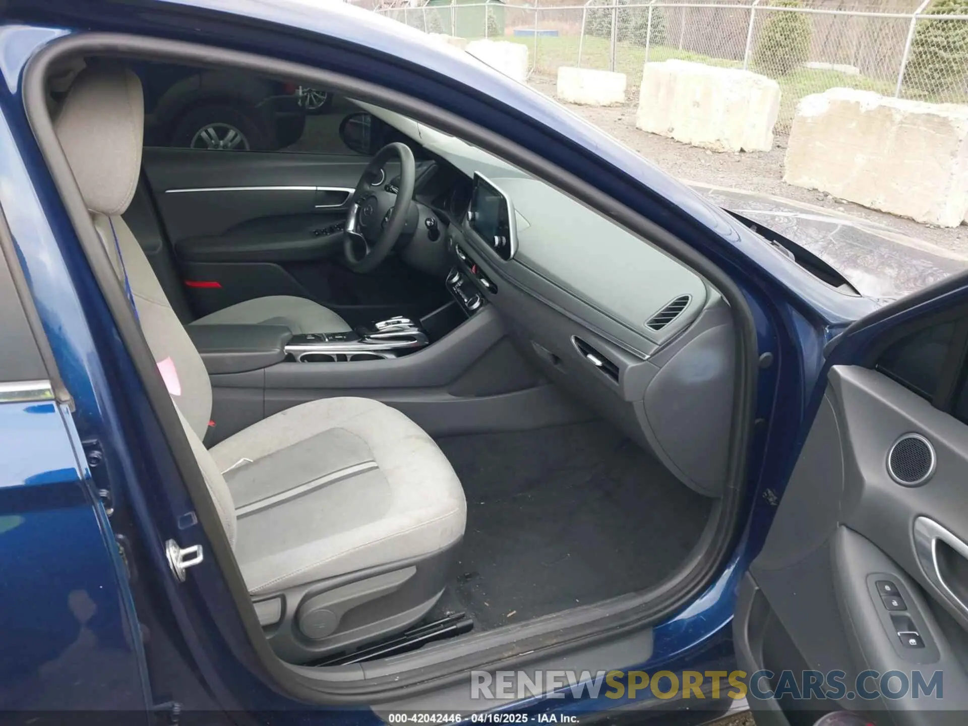 5 Photograph of a damaged car 5NPEL4JA2MH083953 HYUNDAI SONATA 2021