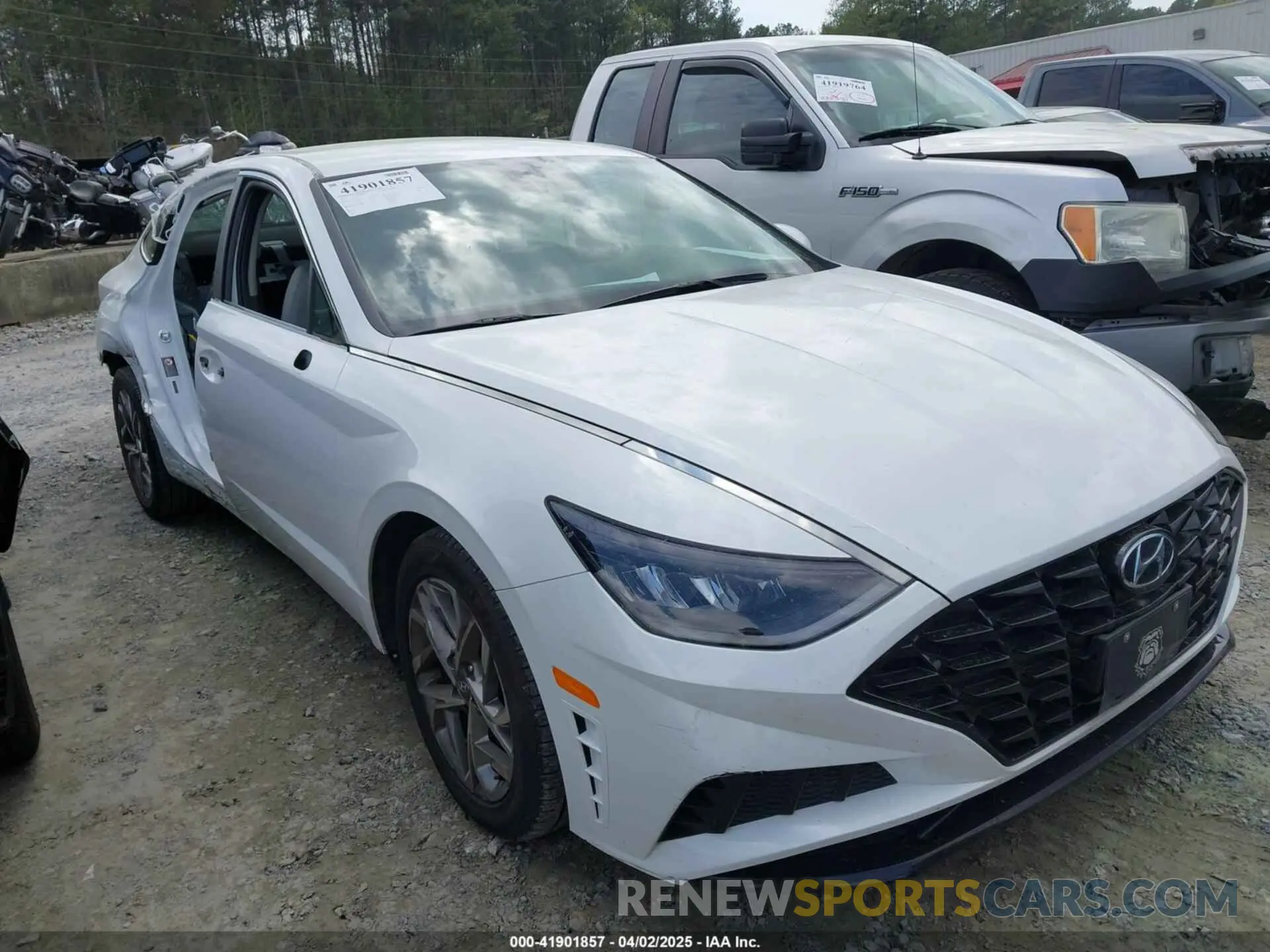 1 Photograph of a damaged car 5NPEL4JA3MH121657 HYUNDAI SONATA 2021