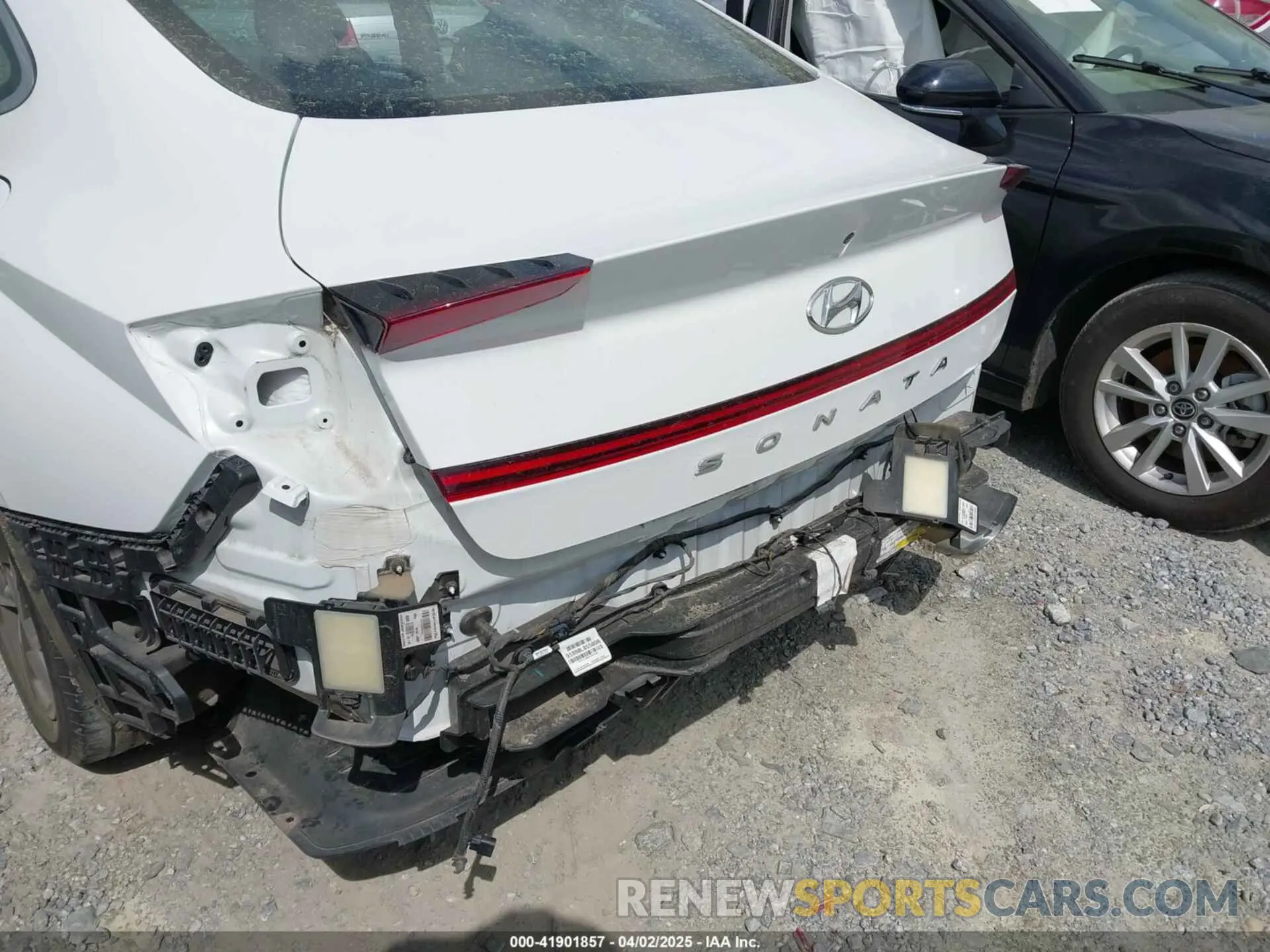 15 Photograph of a damaged car 5NPEL4JA3MH121657 HYUNDAI SONATA 2021
