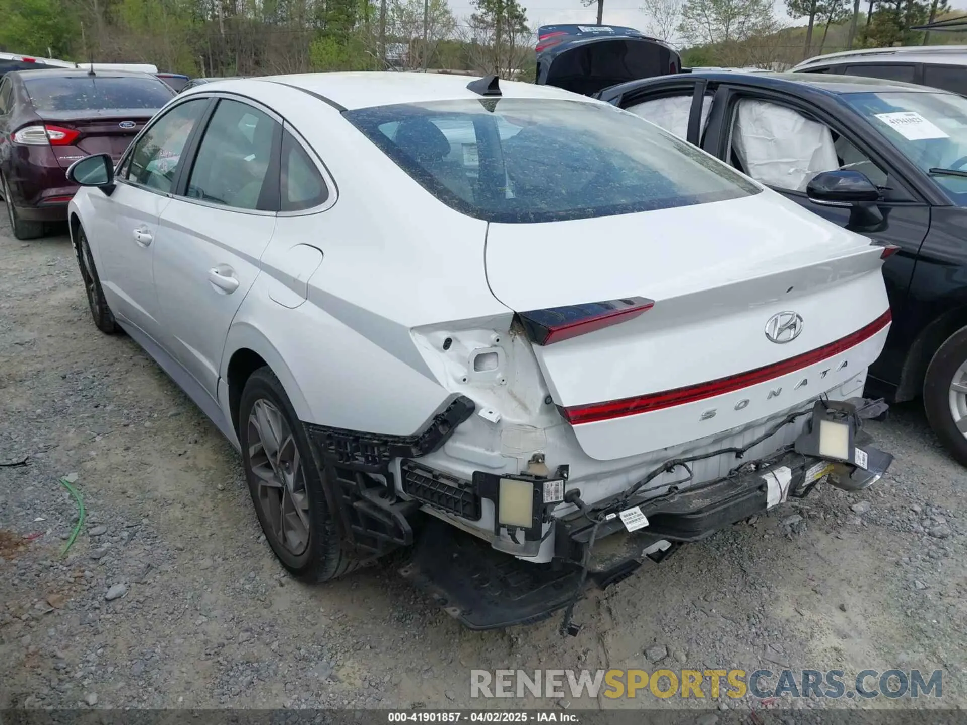 3 Photograph of a damaged car 5NPEL4JA3MH121657 HYUNDAI SONATA 2021