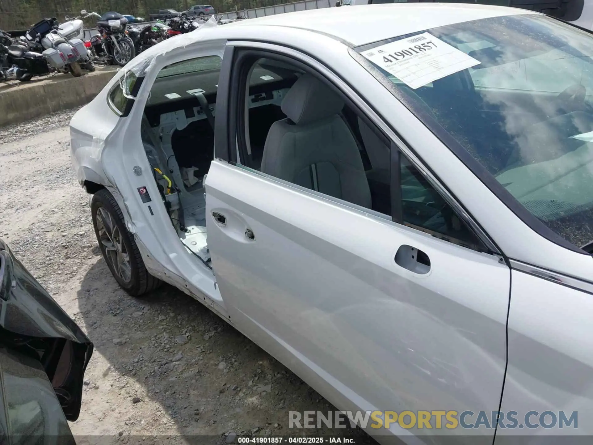 6 Photograph of a damaged car 5NPEL4JA3MH121657 HYUNDAI SONATA 2021