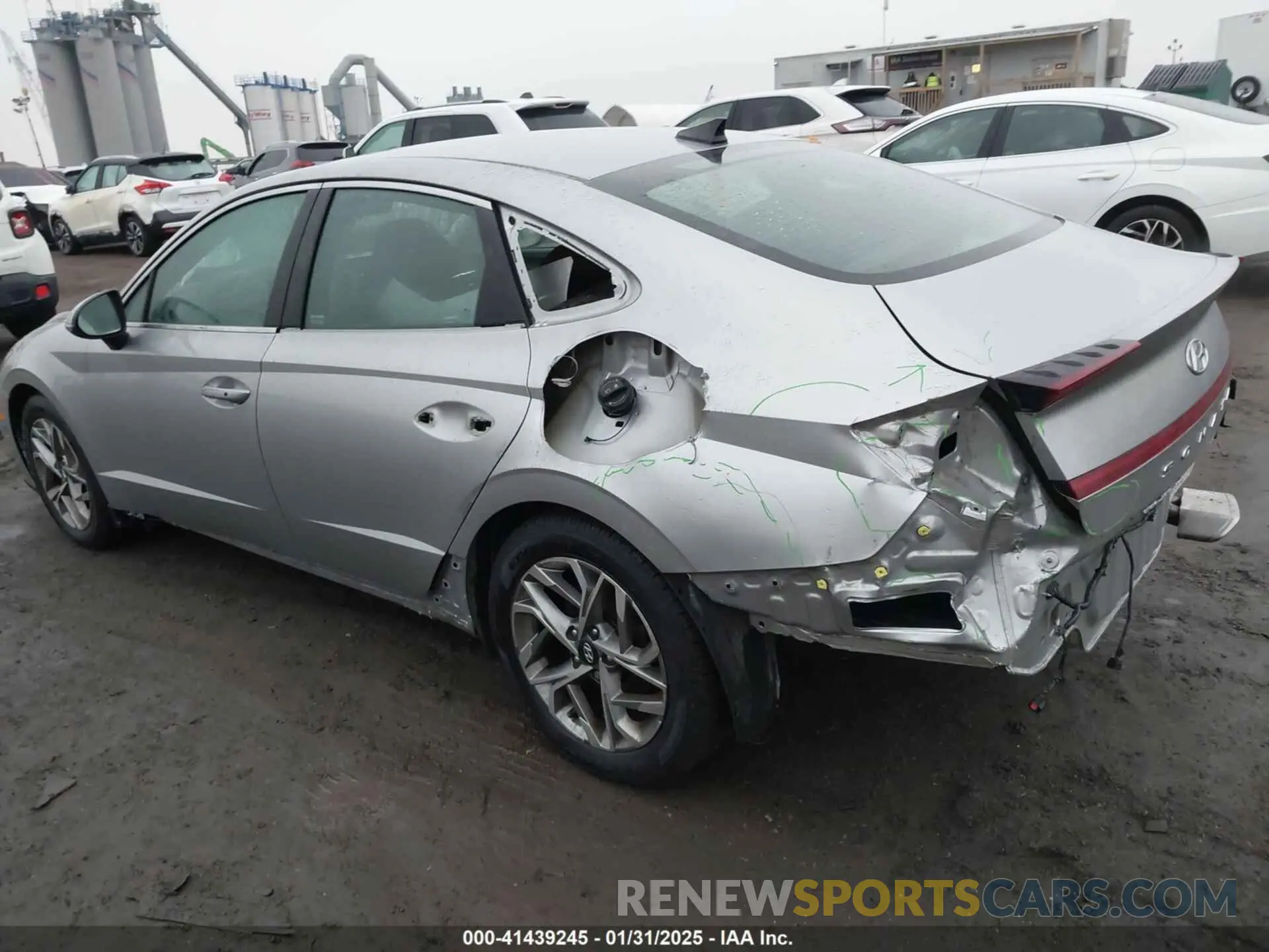 17 Photograph of a damaged car 5NPEL4JA4MH083470 HYUNDAI SONATA 2021
