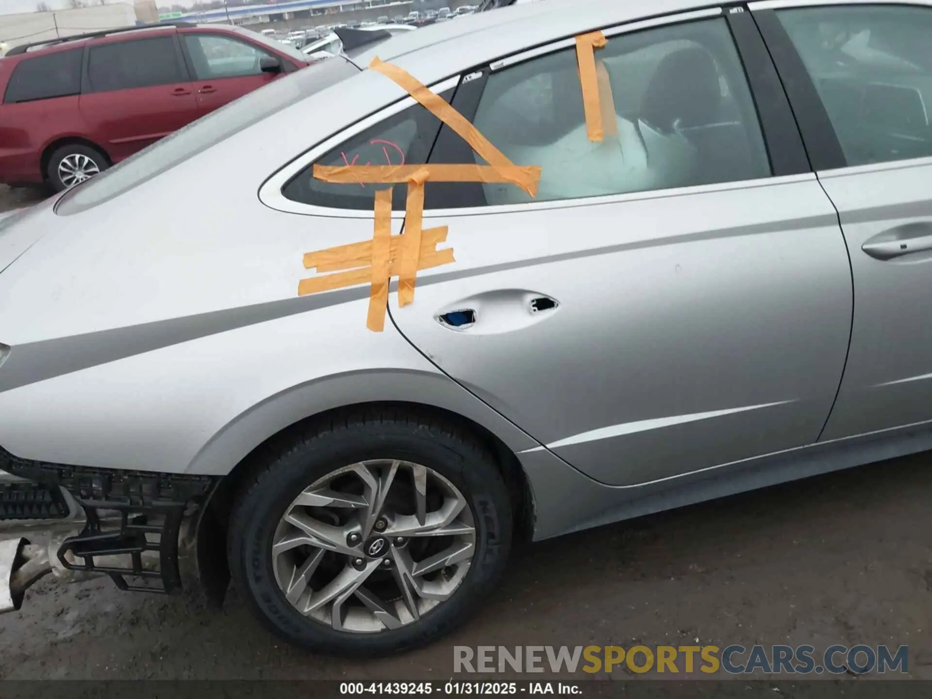 19 Photograph of a damaged car 5NPEL4JA4MH083470 HYUNDAI SONATA 2021