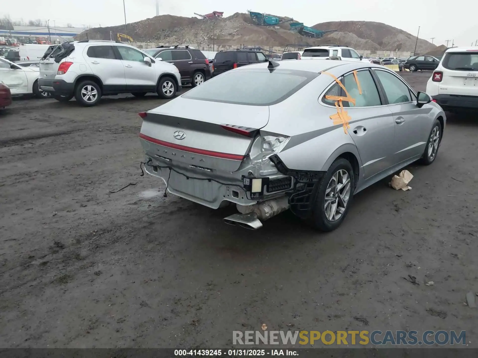 4 Photograph of a damaged car 5NPEL4JA4MH083470 HYUNDAI SONATA 2021