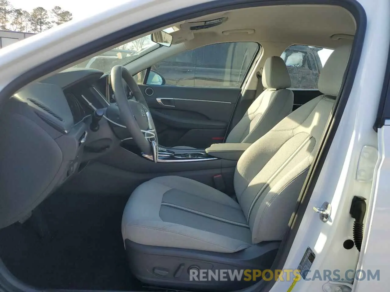 7 Photograph of a damaged car 5NPEL4JA4MH104043 HYUNDAI SONATA 2021