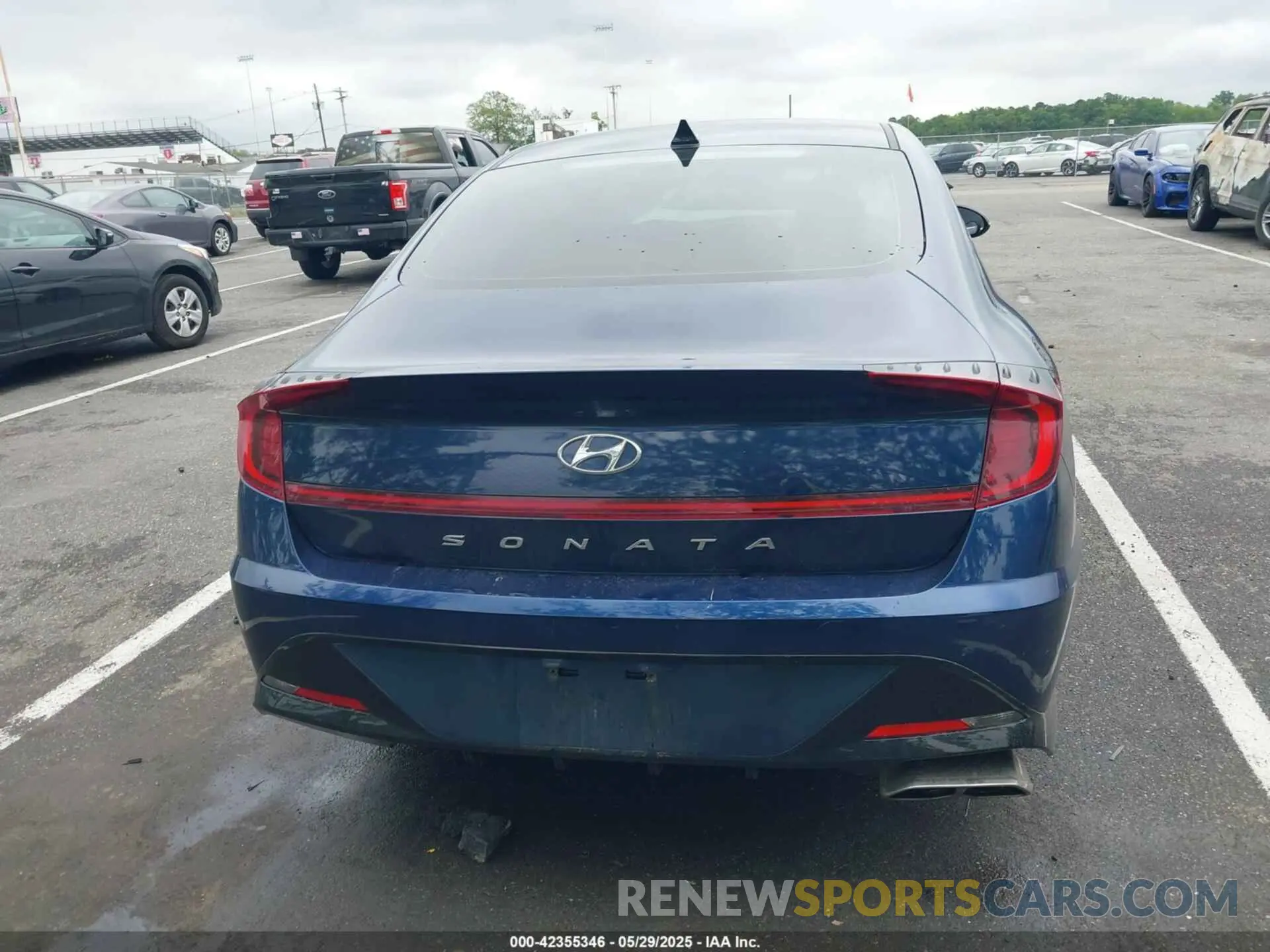 16 Photograph of a damaged car 5NPEL4JA4MH118752 HYUNDAI SONATA 2021