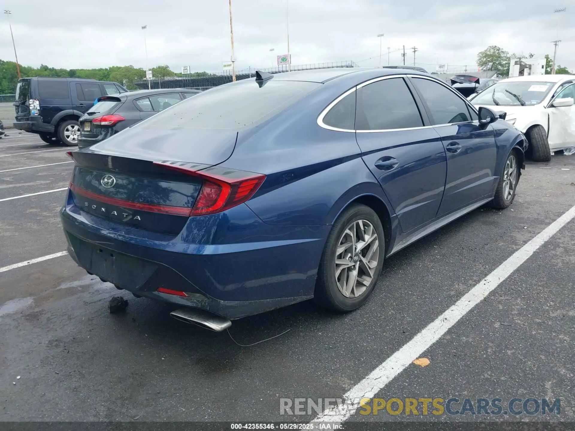 4 Photograph of a damaged car 5NPEL4JA4MH118752 HYUNDAI SONATA 2021