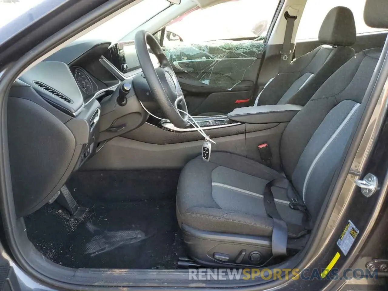 7 Photograph of a damaged car 5NPEL4JA5MH071232 HYUNDAI SONATA 2021