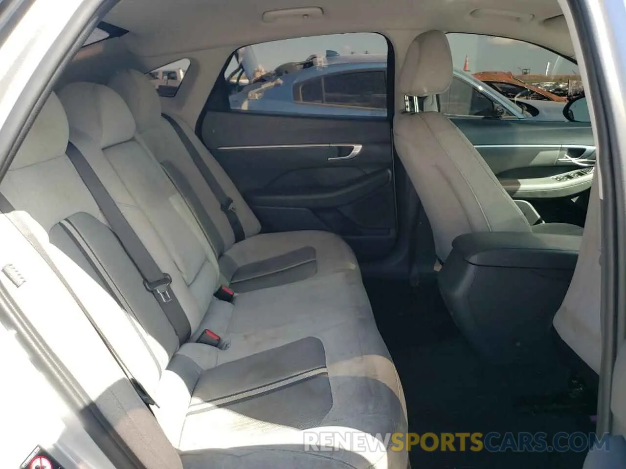 10 Photograph of a damaged car 5NPEL4JA5MH094803 HYUNDAI SONATA 2021